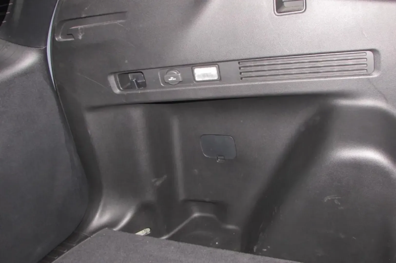 2024 Honda CR-V LX (7FARS4H27RE) with an Other engine, Automatic transmission, located at 12836 Highway 21, De Soto, MO, 63020, (636) 337-7777, 38.151867, -90.575615 - **Explore the Open Road with the 2024 Honda CR-V LX Perfect for Your Adventurous Lifestyle!**<br /> <br /> If you're looking for a versatile and reliable vehicle that seamlessly transitions from city driving to weekend getaways, the 2024 Honda CR-V LX is the ideal companion. This spacious SUV is de - Photo#31