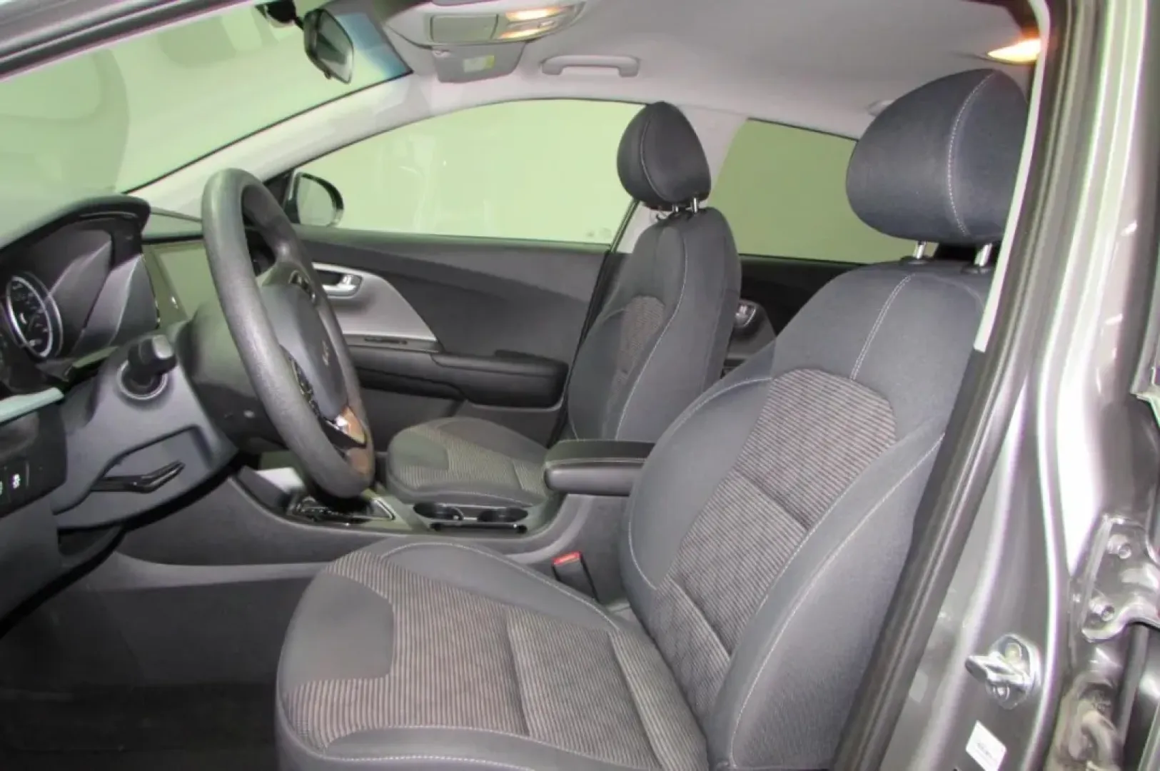 2022 /Charcoal Kia Niro LX (KNDCB3LC3N5) with an Other engine, Automatic transmission, located at 12836 Highway 21, De Soto, MO, 63020, (636) 337-7777, 38.151867, -90.575615 - **Adventure Awaits: Discover the 2022 Kia Niro at Pettus Ford De Soto!**<br /> <br /> Are you ready to elevate your daily commute and weekend getaways? The 2022 Kia Niro is the perfect SUV for those seeking a blend of efficiency, comfort, and versatility, making it an ideal choice for budget-conscio - Photo#12