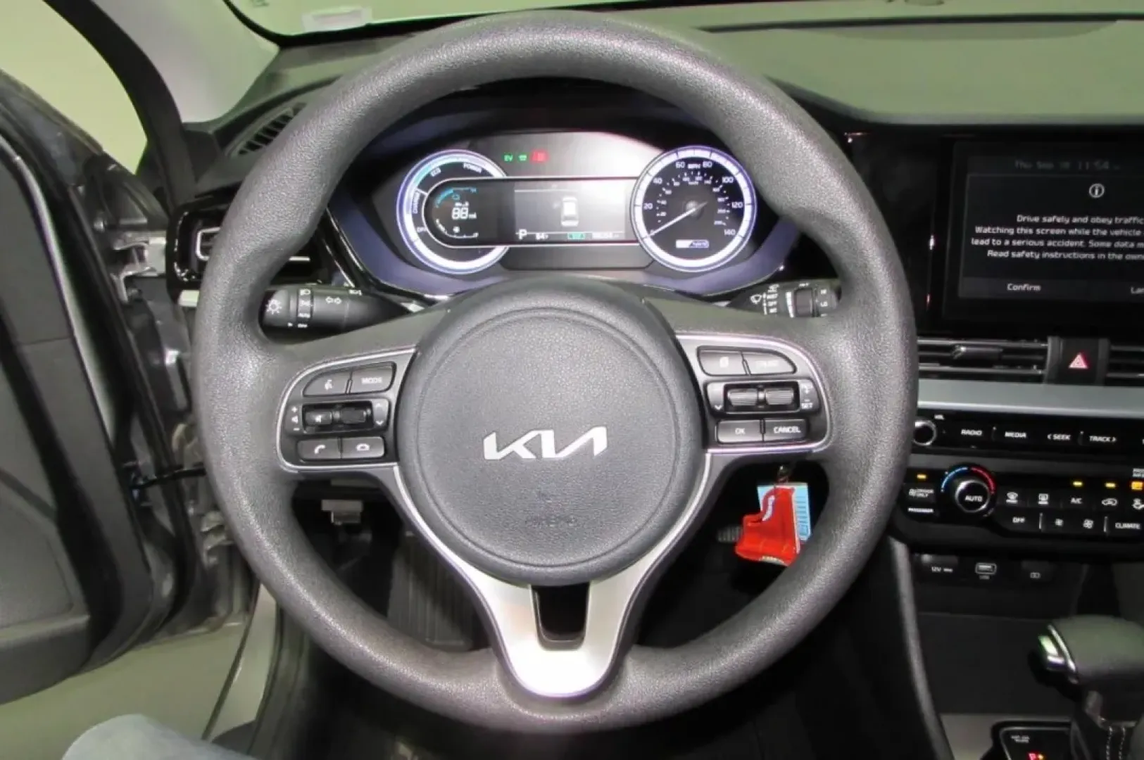 2022 /Charcoal Kia Niro LX (KNDCB3LC3N5) with an Other engine, Automatic transmission, located at 12836 Highway 21, De Soto, MO, 63020, (636) 337-7777, 38.151867, -90.575615 - **Adventure Awaits: Discover the 2022 Kia Niro at Pettus Ford De Soto!**<br /> <br /> Are you ready to elevate your daily commute and weekend getaways? The 2022 Kia Niro is the perfect SUV for those seeking a blend of efficiency, comfort, and versatility, making it an ideal choice for budget-conscio - Photo#14