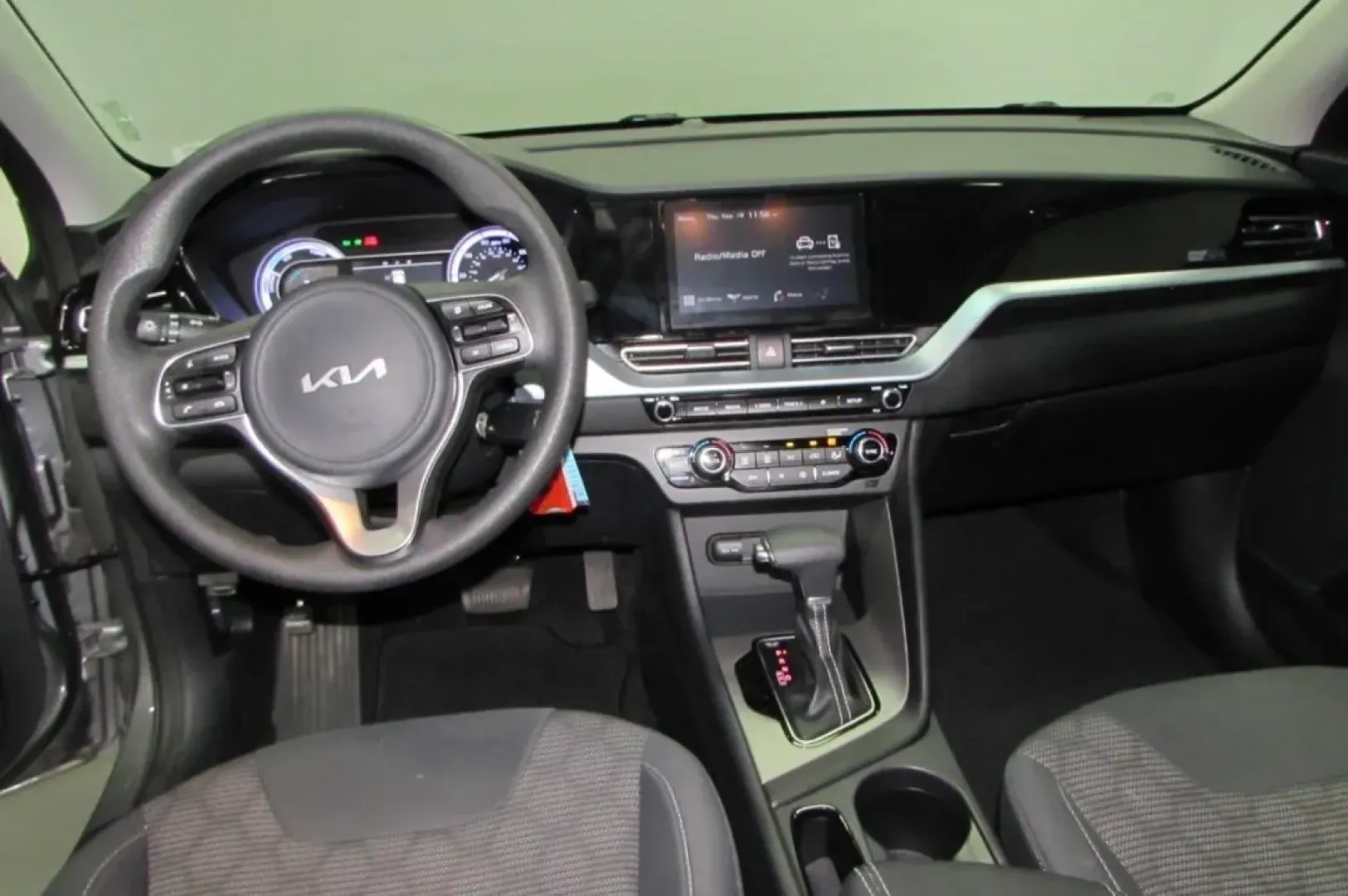 2022 /Charcoal Kia Niro LX (KNDCB3LC3N5) with an Other engine, Automatic transmission, located at 12836 Highway 21, De Soto, MO, 63020, (636) 337-7777, 38.151867, -90.575615 - **Adventure Awaits: Discover the 2022 Kia Niro at Pettus Ford De Soto!**<br /> <br /> Are you ready to elevate your daily commute and weekend getaways? The 2022 Kia Niro is the perfect SUV for those seeking a blend of efficiency, comfort, and versatility, making it an ideal choice for budget-conscio - Photo#23
