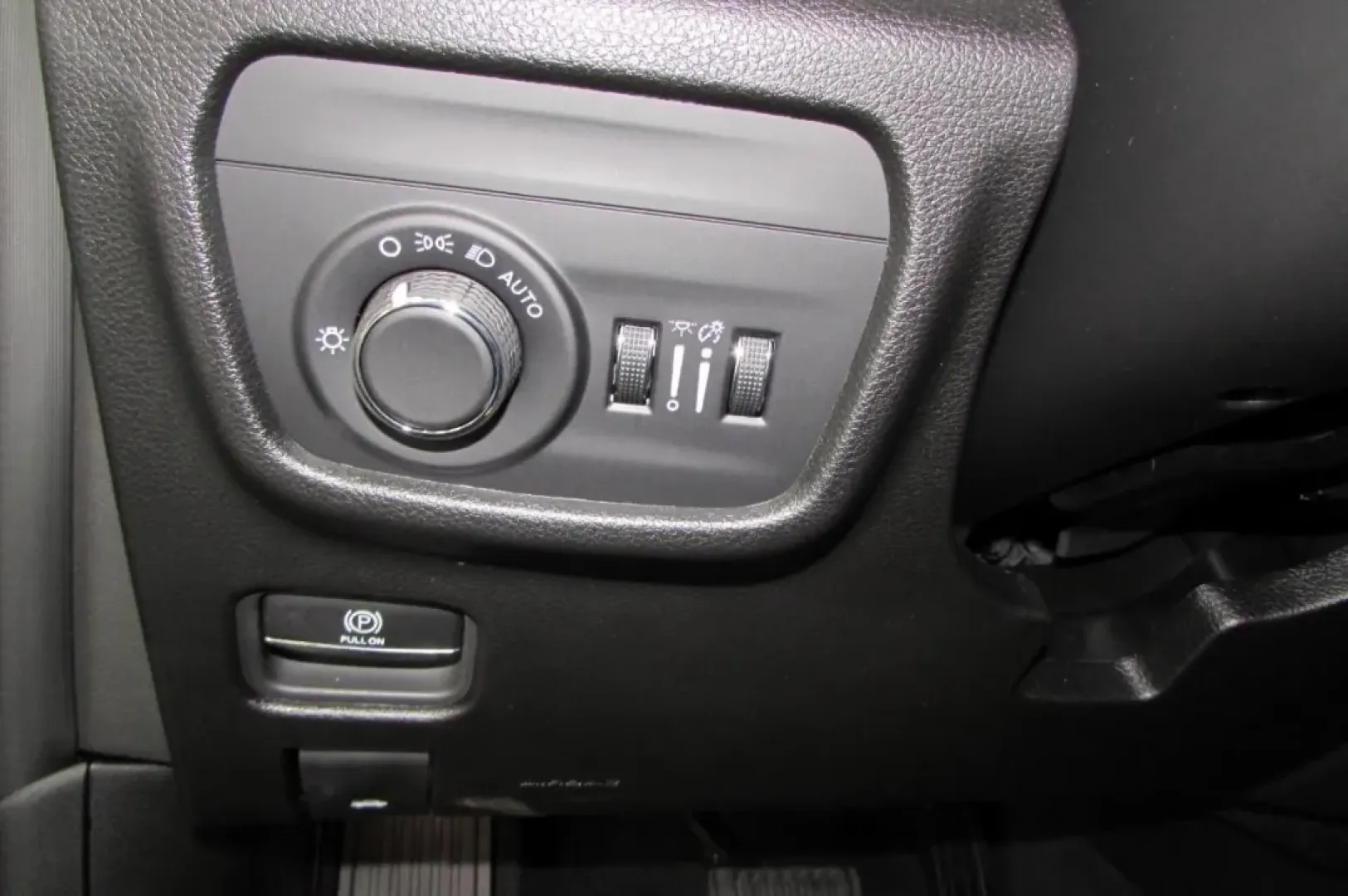 2025 /Black Jeep Grand Cherokee Laredo (1C4RJKAG4S8) with an Other engine, Automatic transmission, located at 12830 Highway 21, De Soto, MO, 63020, (636) 337-7777, 38.153099, -90.573624 - **Unleash Adventure with the 2025 Jeep Grand Cherokee at Pettus CDJR DeSoto!**<br /> <br /> Are you ready to elevate your weekend adventures and daily commutes? The 2025 Jeep Grand Cherokee is the ultimate SUV designed for those who crave both comfort and capability. With its rugged reputation and v - Photo#13