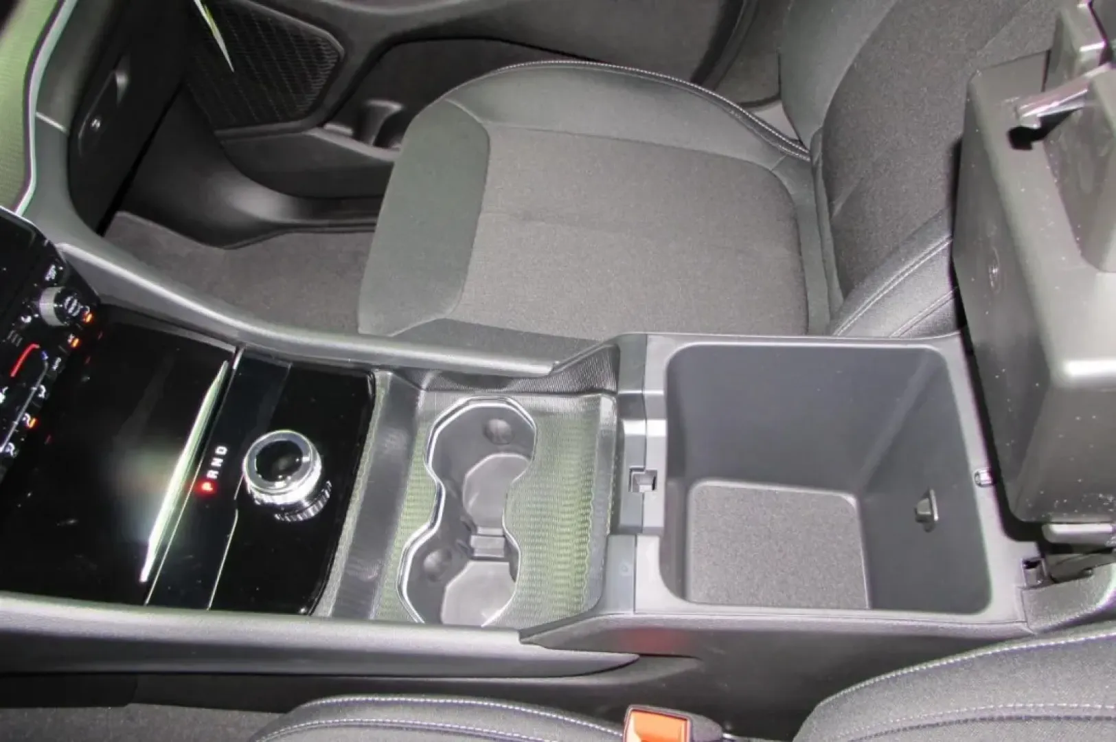 2025 /Black Jeep Grand Cherokee Laredo (1C4RJKAG4S8) with an Other engine, Automatic transmission, located at 12830 Highway 21, De Soto, MO, 63020, (636) 337-7777, 38.153099, -90.573624 - **Unleash Adventure with the 2025 Jeep Grand Cherokee at Pettus CDJR DeSoto!**<br /> <br /> Are you ready to elevate your weekend adventures and daily commutes? The 2025 Jeep Grand Cherokee is the ultimate SUV designed for those who crave both comfort and capability. With its rugged reputation and v - Photo#22