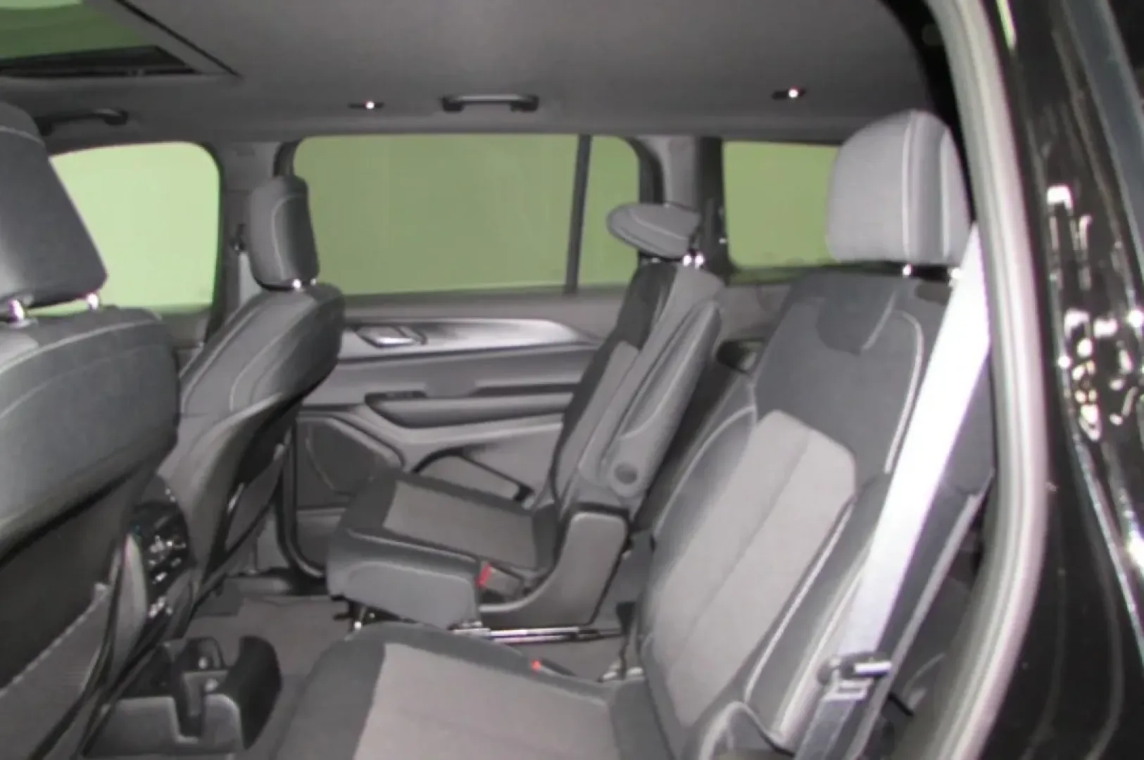 2025 /Black Jeep Grand Cherokee Laredo (1C4RJKAG4S8) with an Other engine, Automatic transmission, located at 12830 Highway 21, De Soto, MO, 63020, (636) 337-7777, 38.153099, -90.573624 - **Unleash Adventure with the 2025 Jeep Grand Cherokee at Pettus CDJR DeSoto!**<br /> <br /> Are you ready to elevate your weekend adventures and daily commutes? The 2025 Jeep Grand Cherokee is the ultimate SUV designed for those who crave both comfort and capability. With its rugged reputation and v - Photo#25