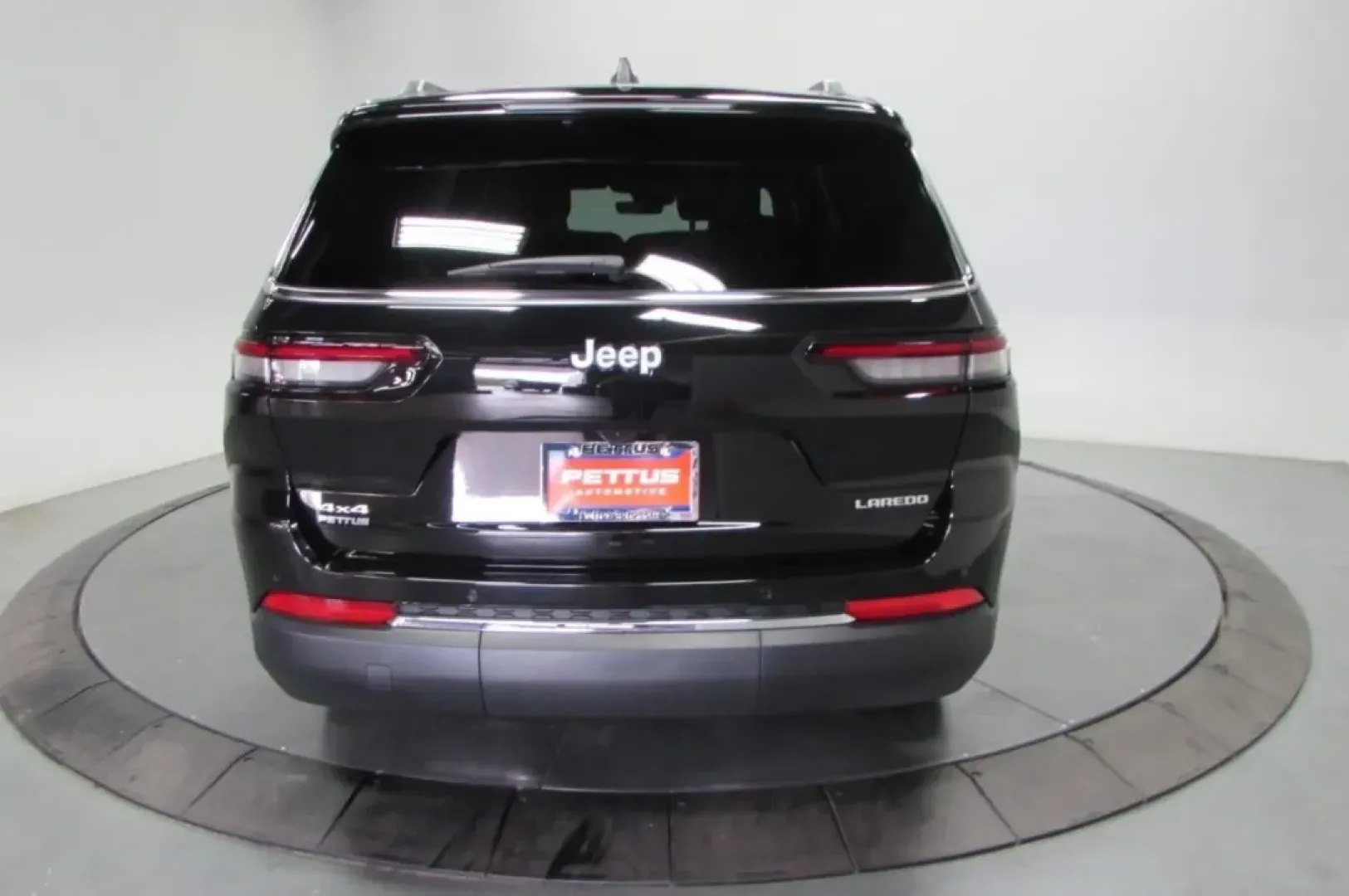 2025 /Black Jeep Grand Cherokee Laredo (1C4RJKAG4S8) with an Other engine, Automatic transmission, located at 12830 Highway 21, De Soto, MO, 63020, (636) 337-7777, 38.153099, -90.573624 - **Unleash Adventure with the 2025 Jeep Grand Cherokee at Pettus CDJR DeSoto!**<br /> <br /> Are you ready to elevate your weekend adventures and daily commutes? The 2025 Jeep Grand Cherokee is the ultimate SUV designed for those who crave both comfort and capability. With its rugged reputation and v - Photo#6