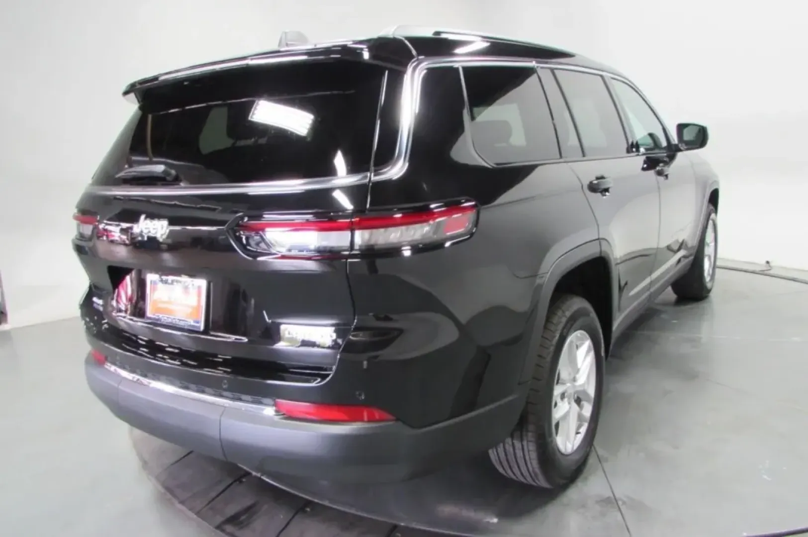 2025 /Black Jeep Grand Cherokee Laredo (1C4RJKAG4S8) with an Other engine, Automatic transmission, located at 12830 Highway 21, De Soto, MO, 63020, (636) 337-7777, 38.153099, -90.573624 - **Unleash Adventure with the 2025 Jeep Grand Cherokee at Pettus CDJR DeSoto!**<br /> <br /> Are you ready to elevate your weekend adventures and daily commutes? The 2025 Jeep Grand Cherokee is the ultimate SUV designed for those who crave both comfort and capability. With its rugged reputation and v - Photo#7