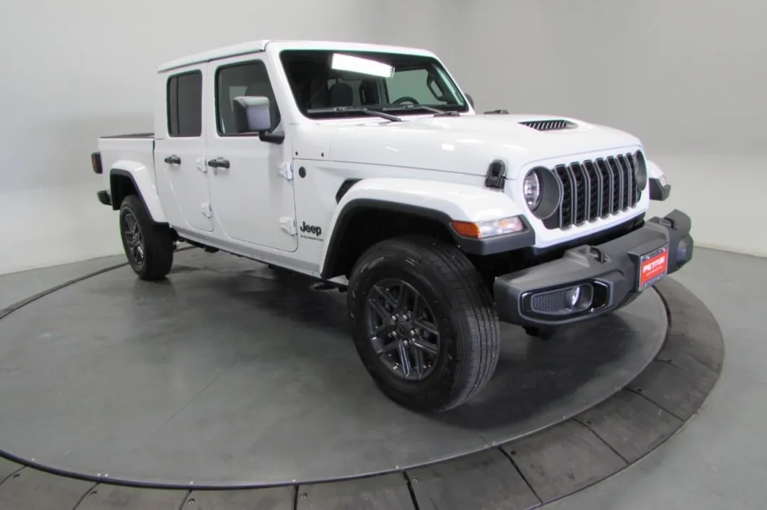 2025 Jeep Gladiator 
