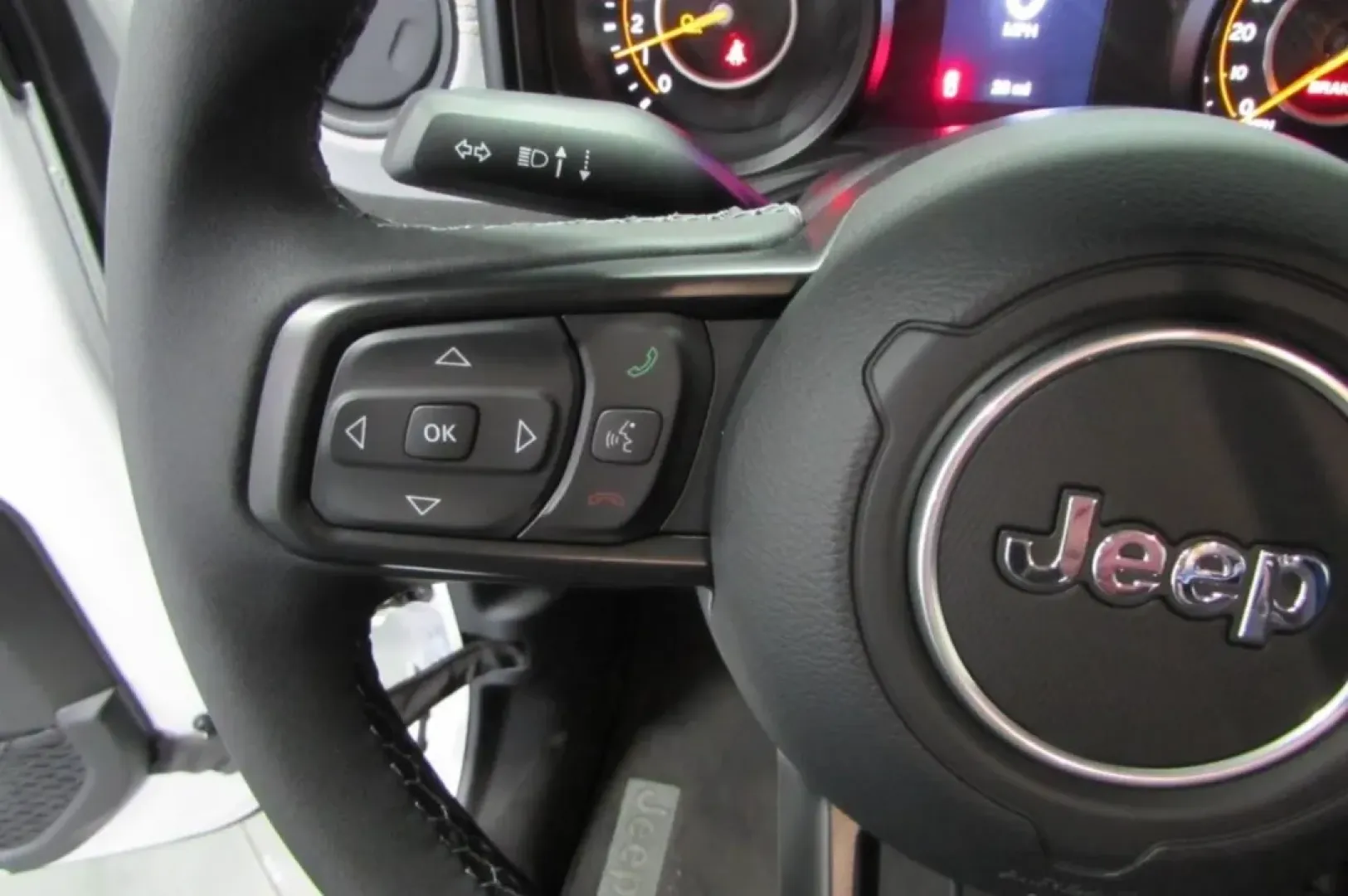 2025 /Black Jeep Gladiator Sport (1C6PJTAG6SL) with an Other engine, Automatic transmission, located at 12830 Highway 21, De Soto, MO, 63020, (636) 337-7777, 38.153099, -90.573624 - **Unleash Adventure with the 2025 Jeep Gladiator at Pettus CDJR DeSoto!**<br /> <br /> Are you an adventurer at heart, always seeking the next thrill? Whether you're planning weekend getaways to explore the scenic Ozarks or navigating the bustling streets of De Soto, MO, the 2025 Jeep Gladiator is t - Photo#23