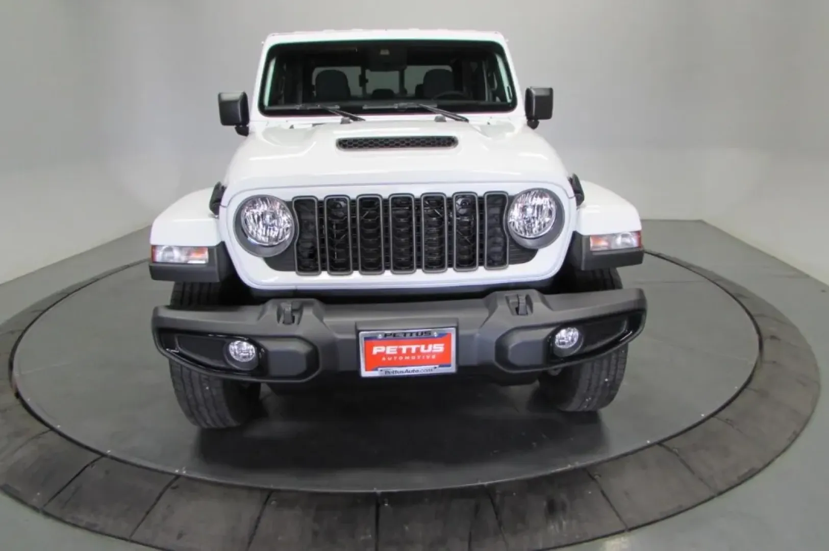 2025 /Black Jeep Gladiator Sport (1C6PJTAG6SL) with an Other engine, Automatic transmission, located at 12830 Highway 21, De Soto, MO, 63020, (636) 337-7777, 38.153099, -90.573624 - **Unleash Adventure with the 2025 Jeep Gladiator at Pettus CDJR DeSoto!**<br /> <br /> Are you an adventurer at heart, always seeking the next thrill? Whether you're planning weekend getaways to explore the scenic Ozarks or navigating the bustling streets of De Soto, MO, the 2025 Jeep Gladiator is t - Photo#8