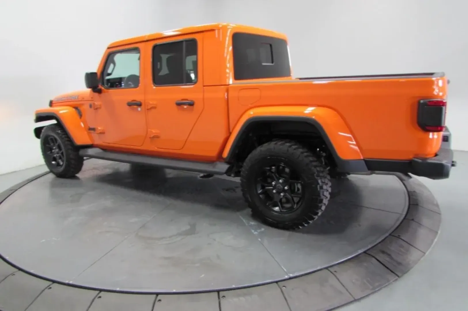 2025 /Black Jeep Gladiator (1C6PJTAG8SL) with an Other engine, Automatic transmission, located at 12830 Highway 21, De Soto, MO, 63020, (636) 337-7777, 38.153099, -90.573624 - **Embrace Adventure with the 2025 Jeep Gladiator at Pettus CDJR DeSoto!**<br /> <br /> Are you ready to elevate your weekend adventures or embark on a family road trip? The 2025 Jeep Gladiator, available now at Pettus CDJR DeSoto, is the perfect blend of rugged capability and modern comfort, making - Photo#4