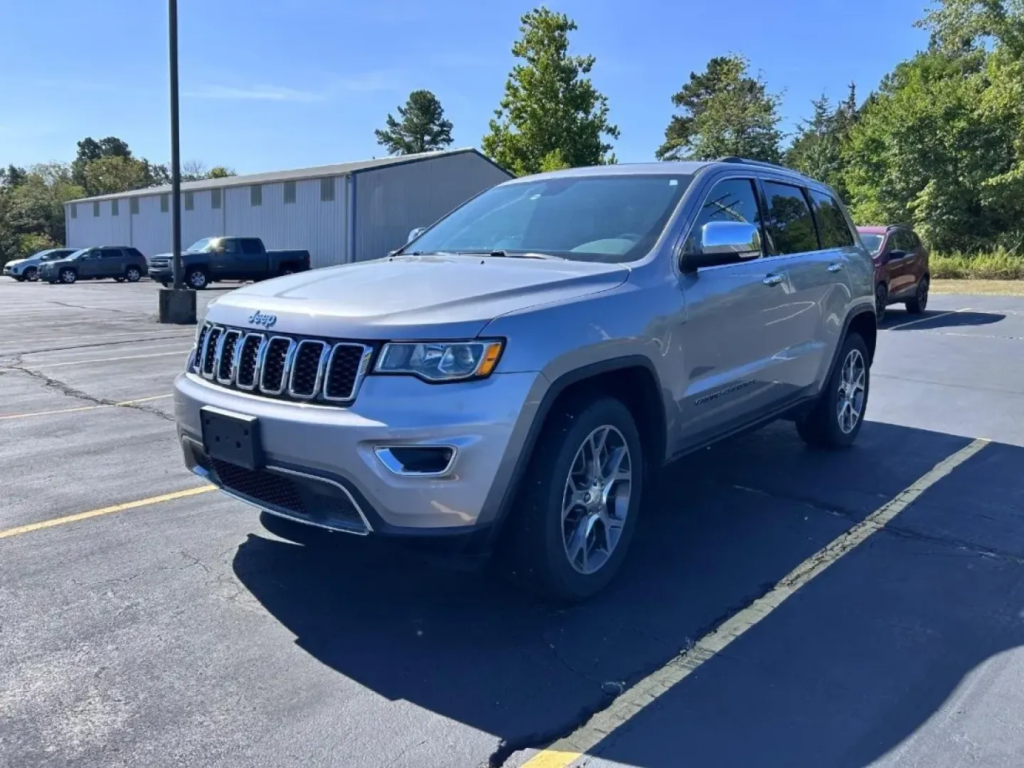 2019 Jeep Grand Cherokee Limited (1C4RJFBGXKC) with an 3.6L V6 engine, located at 970 Woodlawn Dr., Farmington, MO, 63640, (573) 431-7800, 37.825642, -90.468674 - ### Explore Adventure in a 2019 Jeep Grand Cherokee at Pettus CDJR Farmington!<br /> <br /> Are you ready to embark on your next adventure, whether it's a weekend getaway or your daily commute? The 2019 Jeep Grand Cherokee is the perfect SUV for those seeking both luxury and rugged capability. With - Photo#0