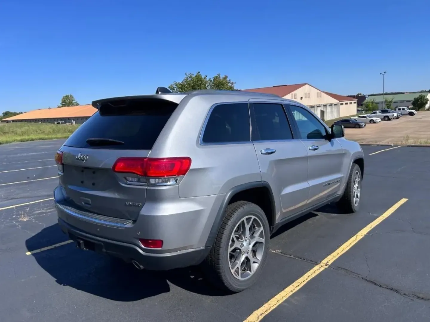 2019 Jeep Grand Cherokee Limited (1C4RJFBGXKC) with an 3.6L V6 engine, located at 970 Woodlawn Dr., Farmington, MO, 63640, (573) 431-7800, 37.825642, -90.468674 - ### Explore Adventure in a 2019 Jeep Grand Cherokee at Pettus CDJR Farmington!<br /> <br /> Are you ready to embark on your next adventure, whether it's a weekend getaway or your daily commute? The 2019 Jeep Grand Cherokee is the perfect SUV for those seeking both luxury and rugged capability. With - Photo#4