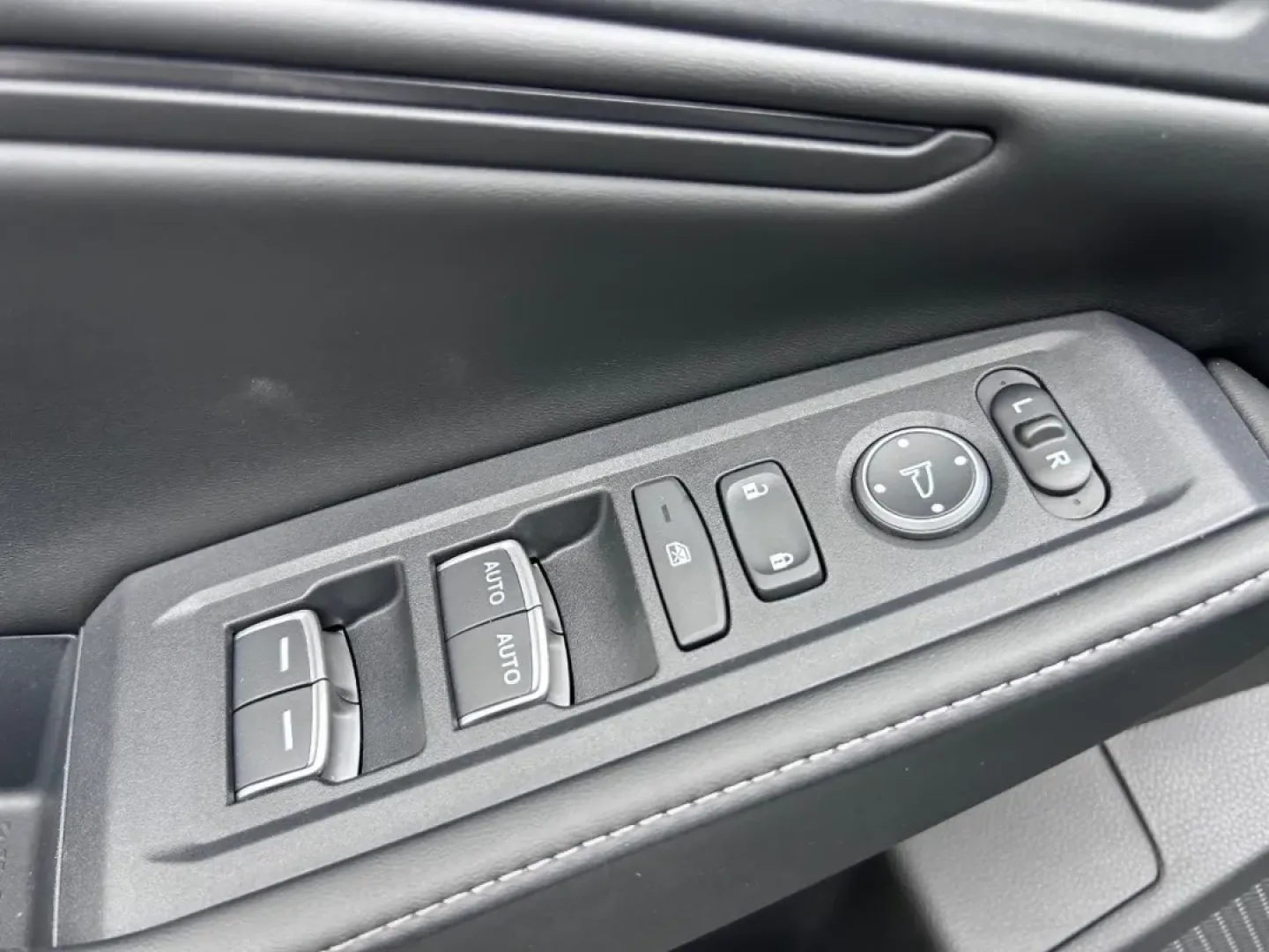 2023 /Black Leather Honda Accord Hybrid Sport-L (1HGCY2F78PA) with an 2.0L 16-Valve DOHC Dual-VTC 4-Cylinder engine, Automatic transmission, located at 970 Woodlawn Dr., Farmington, MO, 63640, (573) 431-7800, 37.825642, -90.468674 - **Discover Your Next Adventure with the 2023 Honda Accord Hybrid at Pettus CDJR Farmington!**<br /> <br /> Are you ready to elevate your daily commute or family outings without sacrificing style, comfort, or fuel efficiency? Look no further than the 2023 Honda Accord Hybrid, now available at Pettus - Photo#18