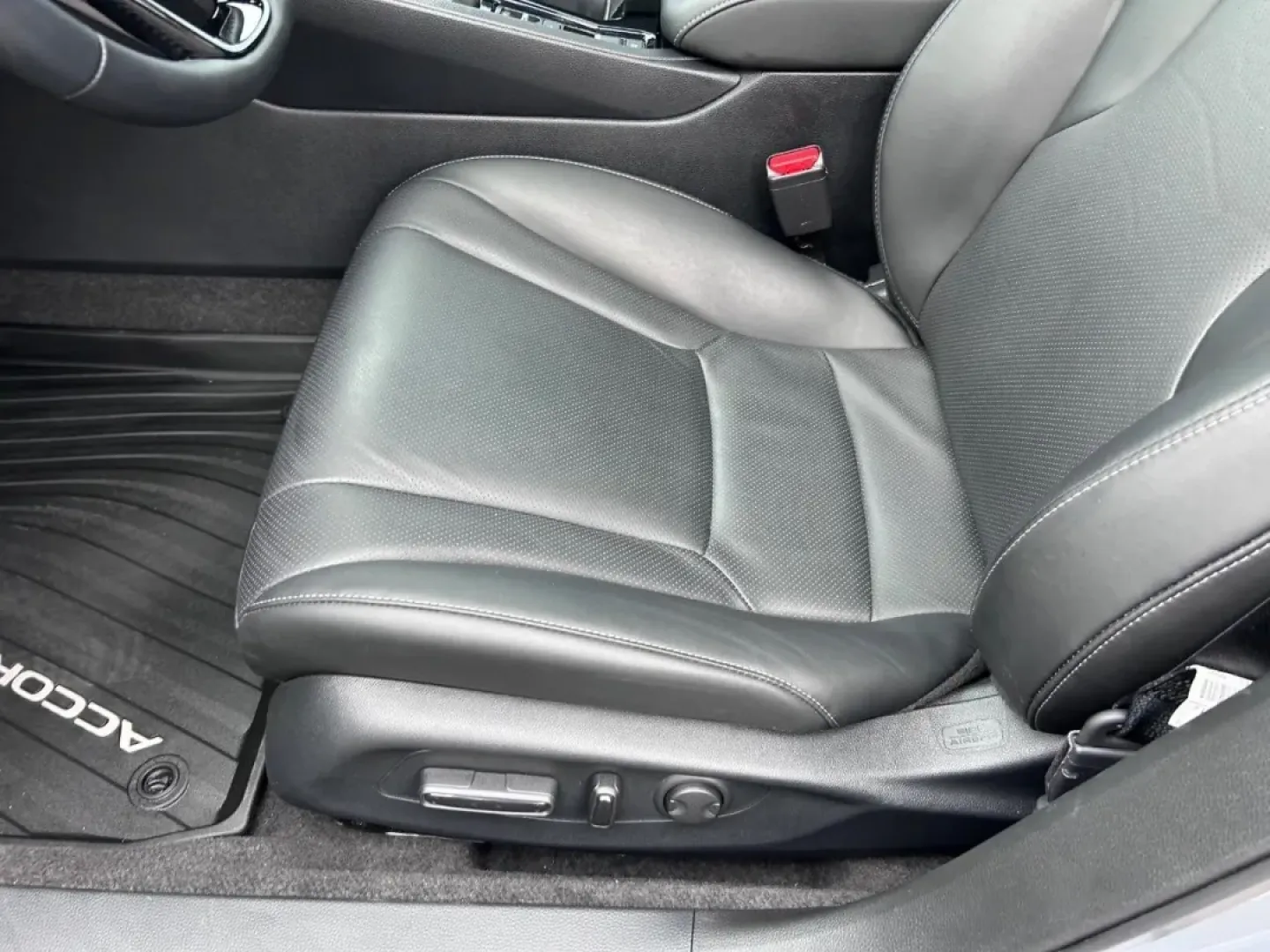 2023 /Black Leather Honda Accord Hybrid Sport-L (1HGCY2F78PA) with an 2.0L 16-Valve DOHC Dual-VTC 4-Cylinder engine, Automatic transmission, located at 970 Woodlawn Dr., Farmington, MO, 63640, (573) 431-7800, 37.825642, -90.468674 - **Discover Your Next Adventure with the 2023 Honda Accord Hybrid at Pettus CDJR Farmington!**<br /> <br /> Are you ready to elevate your daily commute or family outings without sacrificing style, comfort, or fuel efficiency? Look no further than the 2023 Honda Accord Hybrid, now available at Pettus - Photo#20
