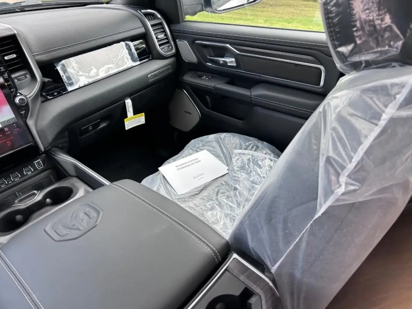 2026 /Black Leather Ram 1500 Laramie (1C6SRFJP2TN) with an 3.0L I6 Hurricane SO Twin Turbo ESS engine, Automatic transmission, located at 970 Woodlawn Dr., Farmington, MO, 63640, (573) 431-7800, 37.825642, -90.468674 - **Elevate Your Adventures with the 2026 Ram 1500 Laramie at Pettus CDJR Farmington!**<br /> <br /> Are you searching for the perfect blend of rugged capability and modern comfort? Look no further than the 2026 Ram 1500 Laramie, a truck designed for those who demand more from their vehicles-whether y - Photo#17