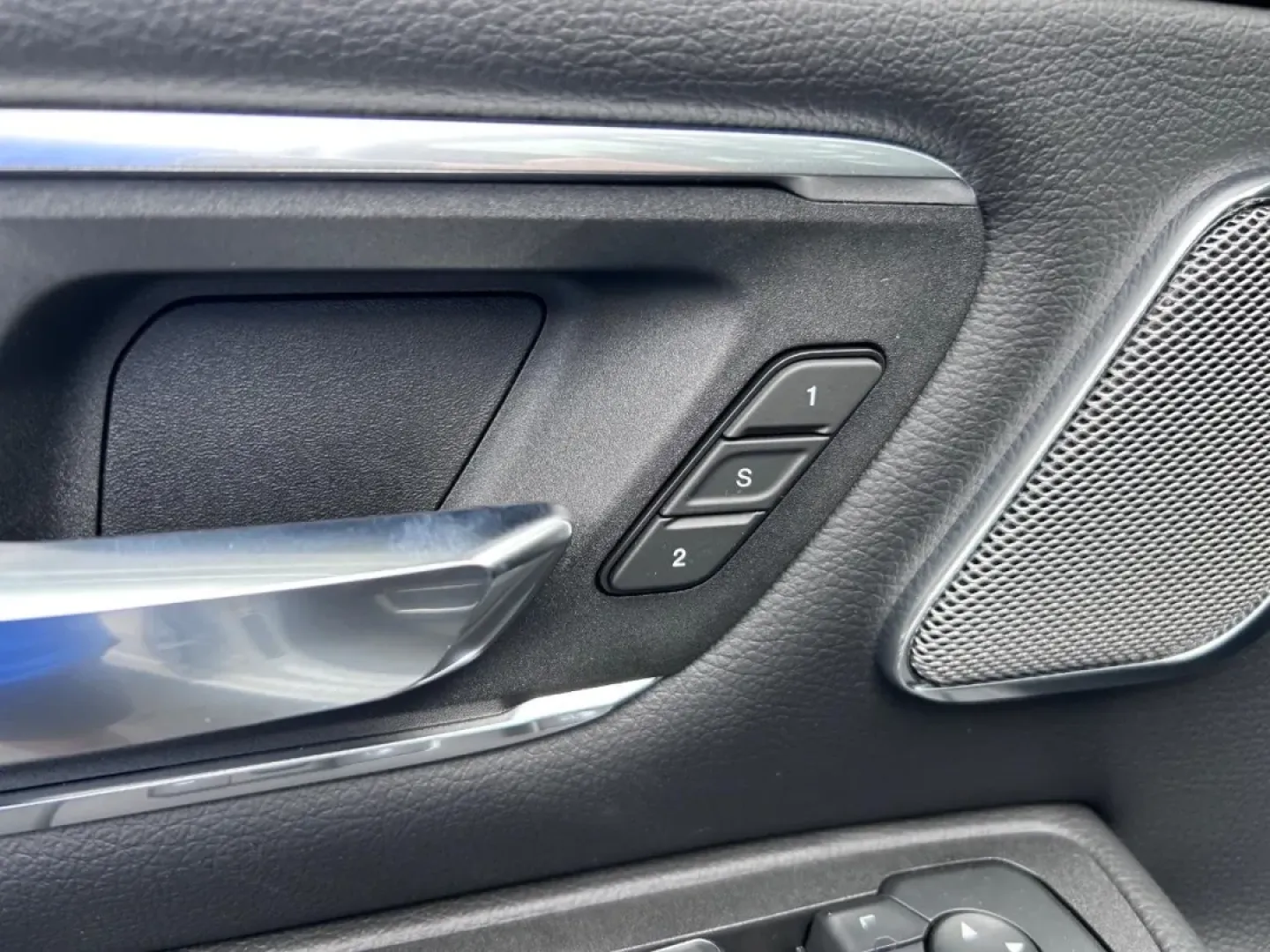 2026 /Black Leather Ram 1500 Laramie (1C6SRFJP2TN) with an 3.0L I6 Hurricane SO Twin Turbo ESS engine, Automatic transmission, located at 970 Woodlawn Dr., Farmington, MO, 63640, (573) 431-7800, 37.825642, -90.468674 - **Elevate Your Adventures with the 2026 Ram 1500 Laramie at Pettus CDJR Farmington!**<br /> <br /> Are you searching for the perfect blend of rugged capability and modern comfort? Look no further than the 2026 Ram 1500 Laramie, a truck designed for those who demand more from their vehicles-whether y - Photo#19