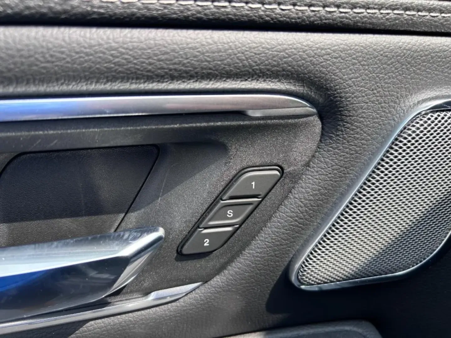 2026 /Black Leather Ram 1500 Laramie (1C6SRFJP4TN) with an 3.0L I6 Hurricane SO Twin Turbo ESS engine, Automatic transmission, located at 970 Woodlawn Dr., Farmington, MO, 63640, (573) 431-7800, 37.825642, -90.468674 - ### Unleash the Adventure: 2026 Ram 1500 Laramie at Pettus CDJR Farmington<br /> <br /> Are you ready to elevate your driving experience and embrace the thrill of adventure? Whether you're hauling gear for family road trips, tackling weekend projects, or cruising around Farmington, MO, the 2026 Ram - Photo#17