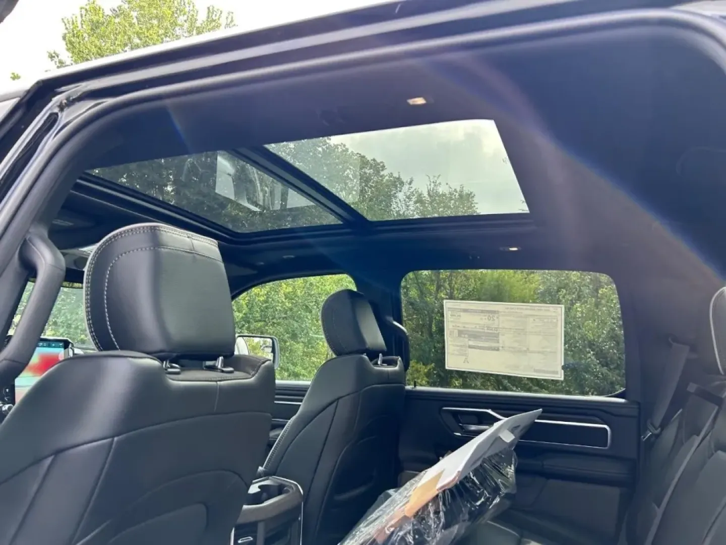 2026 /Black Leather Ram 1500 Laramie (1C6SRFJP4TN) with an 3.0L I6 Hurricane SO Twin Turbo ESS engine, Automatic transmission, located at 970 Woodlawn Dr., Farmington, MO, 63640, (573) 431-7800, 37.825642, -90.468674 - ### Unleash the Adventure: 2026 Ram 1500 Laramie at Pettus CDJR Farmington<br /> <br /> Are you ready to elevate your driving experience and embrace the thrill of adventure? Whether you're hauling gear for family road trips, tackling weekend projects, or cruising around Farmington, MO, the 2026 Ram - Photo#7