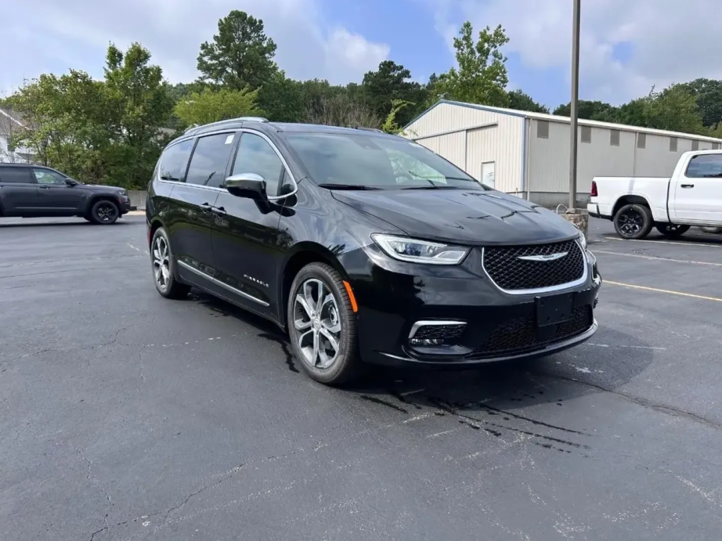 2026 /Sepia/Black Leather Chrysler Pacifica Pinnacle (2C4RC1PG0TR) with an 3.6L V6 24V VVT UPG I engine, Automatic transmission, located at 970 Woodlawn Dr., Farmington, MO, 63640, (573) 431-7800, 37.825642, -90.468674 - **Elevate Your Family Adventures with the 2026 Chrysler Pacifica Pinnacle at Pettus CDJR Farmington!**<br /> <br /> Are you searching for the perfect vehicle to enhance your family's journey? Look no further! The 2026 Chrysler Pacifica Pinnacle is designed for families on the go, offering a blend of - Photo#0