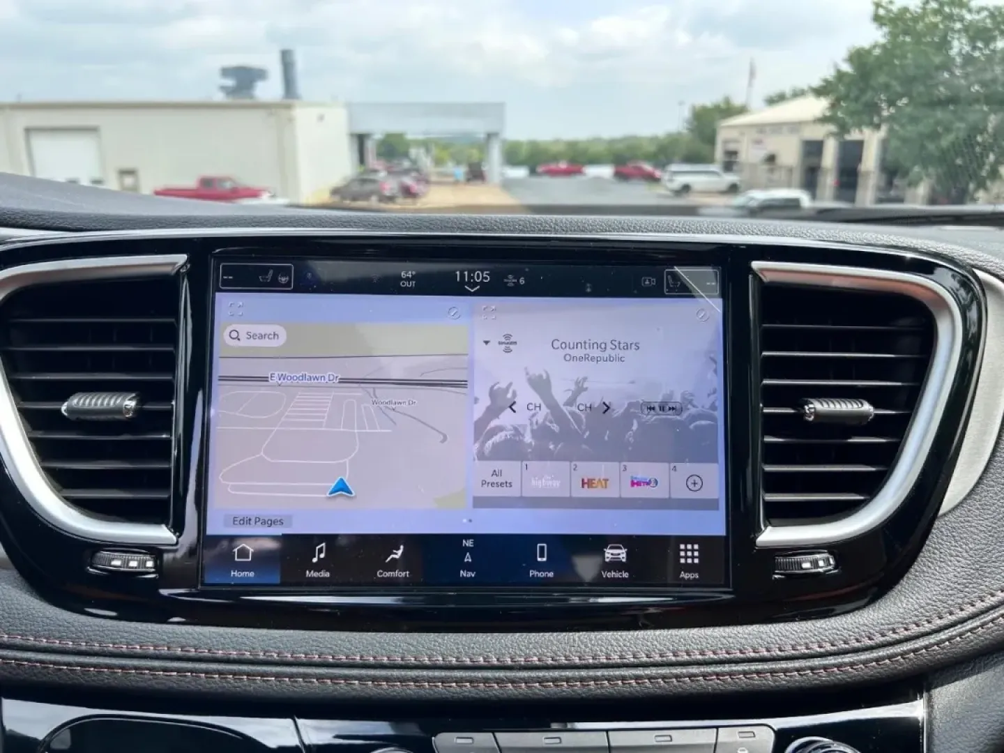 2026 /Sepia/Black Leather Chrysler Pacifica Pinnacle (2C4RC1PG0TR) with an 3.6L V6 24V VVT UPG I engine, Automatic transmission, located at 970 Woodlawn Dr., Farmington, MO, 63640, (573) 431-7800, 37.825642, -90.468674 - **Elevate Your Family Adventures with the 2026 Chrysler Pacifica Pinnacle at Pettus CDJR Farmington!**<br /> <br /> Are you searching for the perfect vehicle to enhance your family's journey? Look no further! The 2026 Chrysler Pacifica Pinnacle is designed for families on the go, offering a blend of - Photo#16