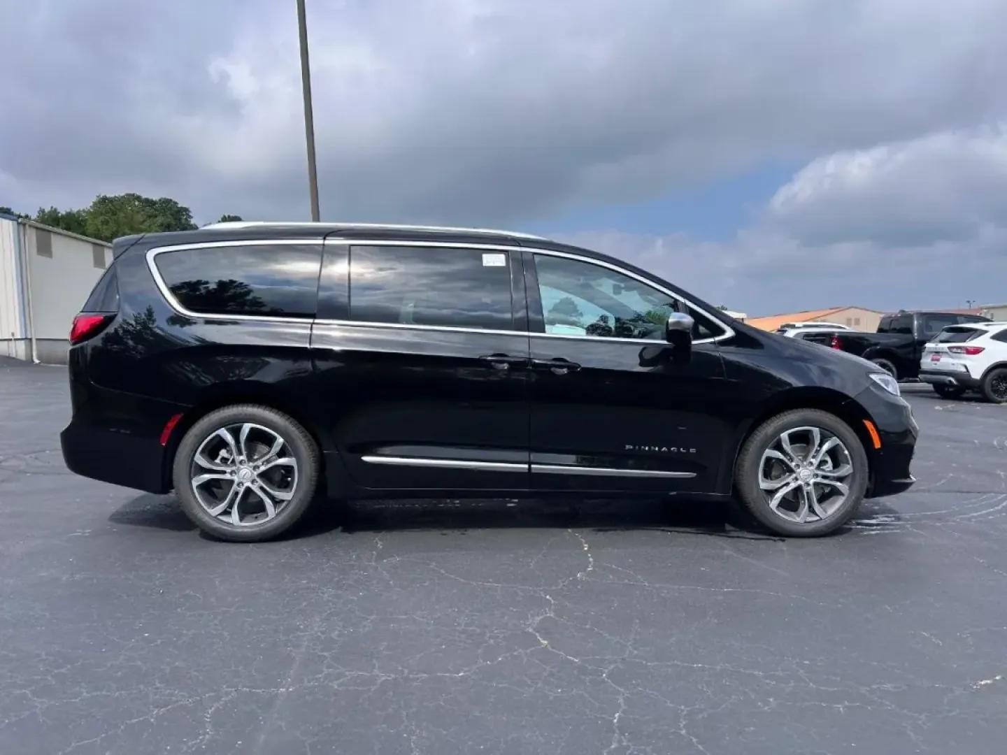 2026 /Sepia/Black Leather Chrysler Pacifica Pinnacle (2C4RC1PG0TR) with an 3.6L V6 24V VVT UPG I engine, Automatic transmission, located at 970 Woodlawn Dr., Farmington, MO, 63640, (573) 431-7800, 37.825642, -90.468674 - **Elevate Your Family Adventures with the 2026 Chrysler Pacifica Pinnacle at Pettus CDJR Farmington!**<br /> <br /> Are you searching for the perfect vehicle to enhance your family's journey? Look no further! The 2026 Chrysler Pacifica Pinnacle is designed for families on the go, offering a blend of - Photo#1
