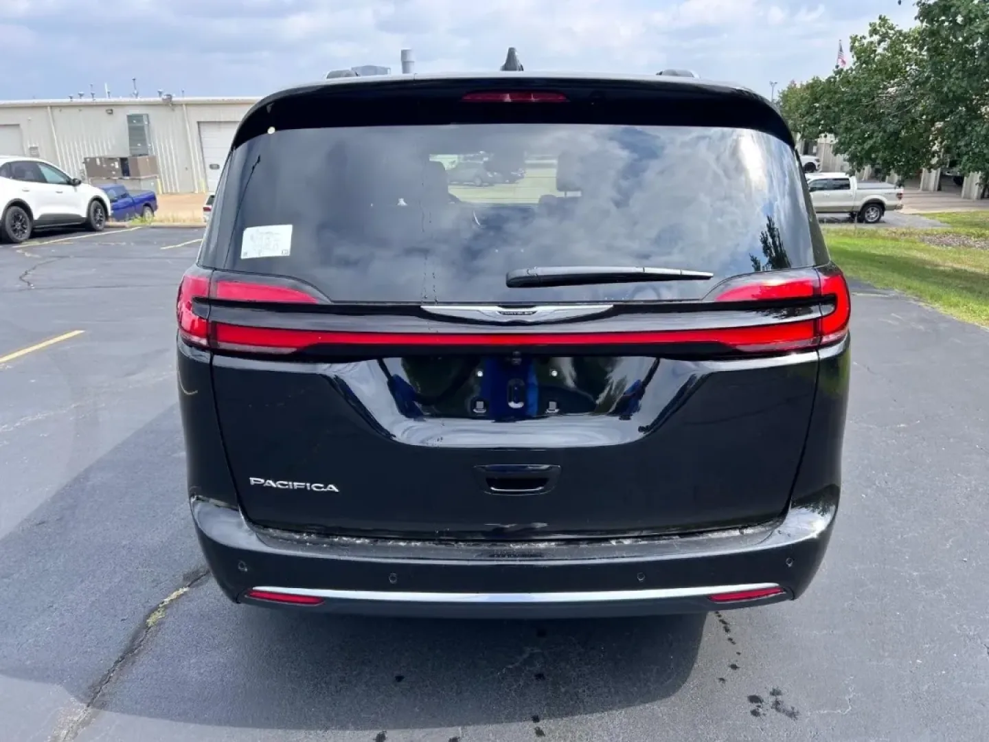 2026 /Sepia/Black Leather Chrysler Pacifica Pinnacle (2C4RC1PG0TR) with an 3.6L V6 24V VVT UPG I engine, Automatic transmission, located at 970 Woodlawn Dr., Farmington, MO, 63640, (573) 431-7800, 37.825642, -90.468674 - **Elevate Your Family Adventures with the 2026 Chrysler Pacifica Pinnacle at Pettus CDJR Farmington!**<br /> <br /> Are you searching for the perfect vehicle to enhance your family's journey? Look no further! The 2026 Chrysler Pacifica Pinnacle is designed for families on the go, offering a blend of - Photo#3
