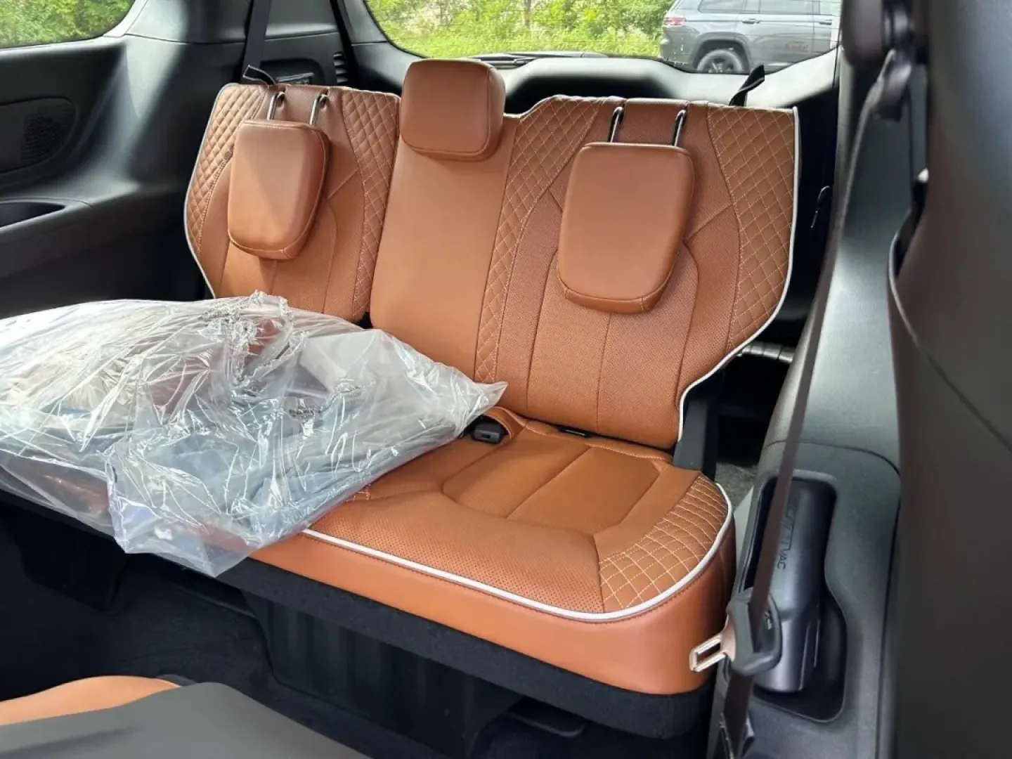 2026 /Sepia/Black Leather Chrysler Pacifica Pinnacle (2C4RC1PG0TR) with an 3.6L V6 24V VVT UPG I engine, Automatic transmission, located at 970 Woodlawn Dr., Farmington, MO, 63640, (573) 431-7800, 37.825642, -90.468674 - **Elevate Your Family Adventures with the 2026 Chrysler Pacifica Pinnacle at Pettus CDJR Farmington!**<br /> <br /> Are you searching for the perfect vehicle to enhance your family's journey? Look no further! The 2026 Chrysler Pacifica Pinnacle is designed for families on the go, offering a blend of - Photo#7