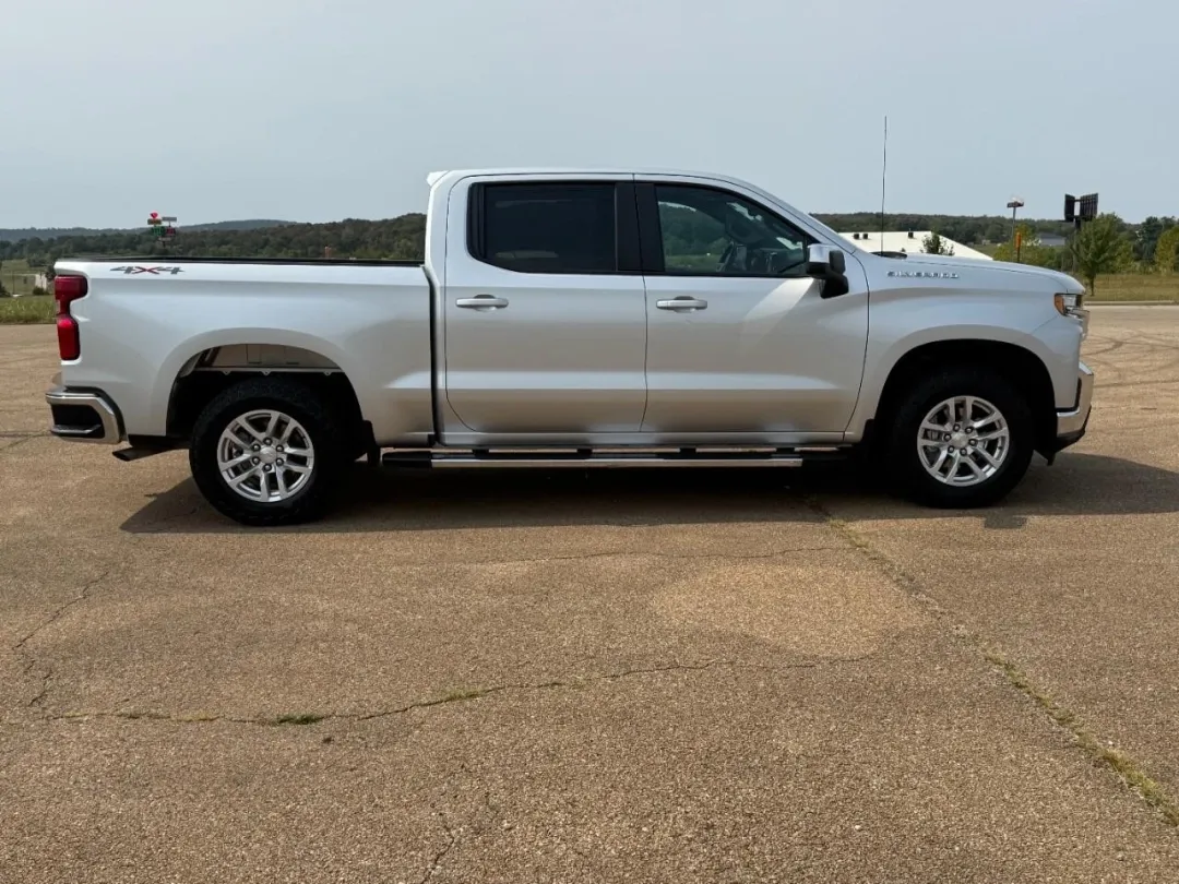 2021 Chevrolet Silverado 1500 4WD LT Crew Cab