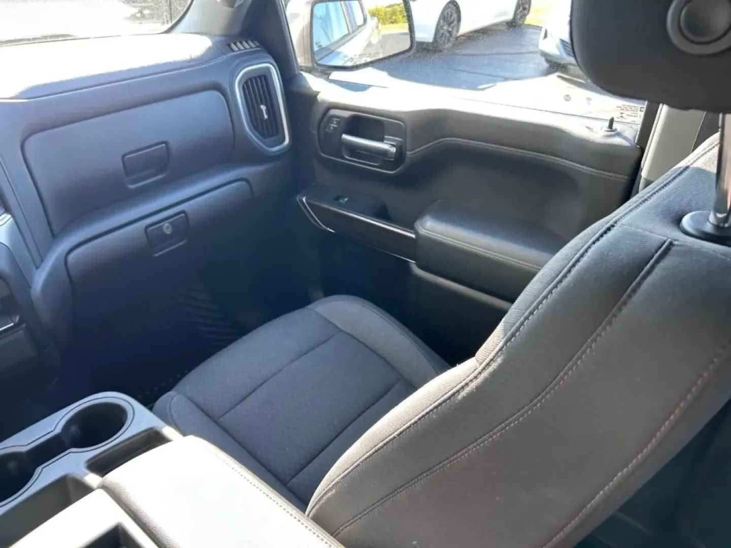 2021 /Jet Black Cloth Chevrolet Silverado 1500 LT LT1 (3GCUYDED7MG) with an 5.3L engine, located at 141 Commercial Dr, Fredericktown, MO, 63645, (573) 783-6432, 37.570087, -90.320648 - Are you ready to elevate your adventures and enhance your daily life? Look no further than this stunning 2021 Chevrolet Silverado 1500 4WD LT Crew Cab, available now at Pettus Ford Fredericktown. Perfect for those who crave versatility, whether you're hauling equipment for work, embarking on a weeke - Photo#15
