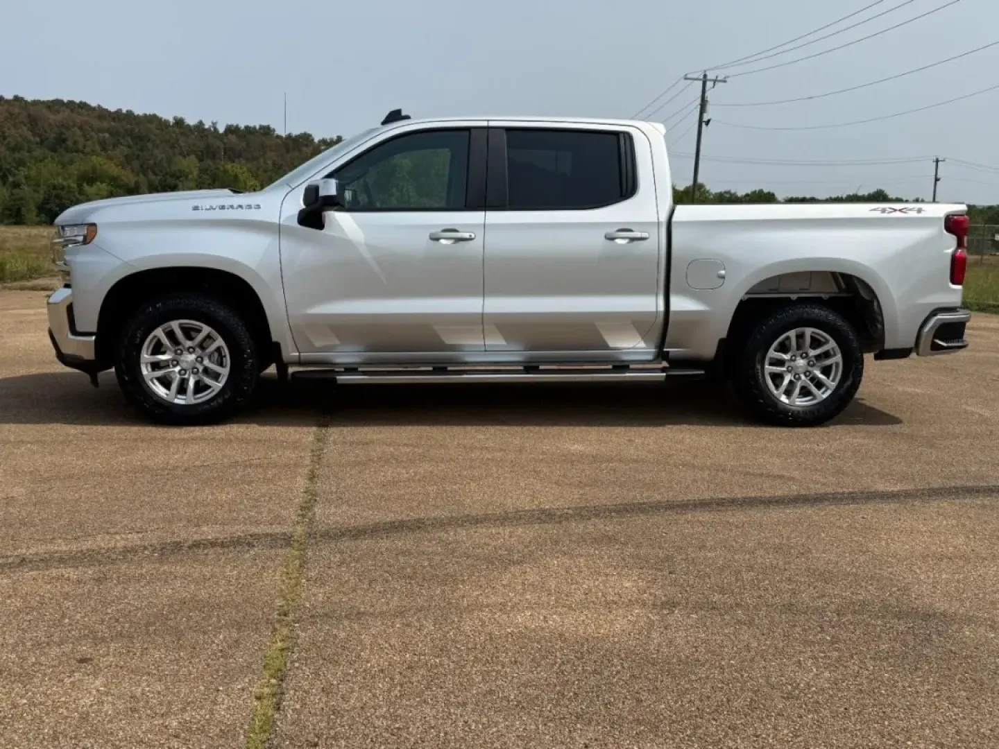 2021 /Jet Black Cloth Chevrolet Silverado 1500 LT LT1 (3GCUYDED7MG) with an 5.3L engine, located at 141 Commercial Dr, Fredericktown, MO, 63645, (573) 783-6432, 37.570087, -90.320648 - Are you ready to elevate your adventures and enhance your daily life? Look no further than this stunning 2021 Chevrolet Silverado 1500 4WD LT Crew Cab, available now at Pettus Ford Fredericktown. Perfect for those who crave versatility, whether you're hauling equipment for work, embarking on a weeke - Photo#1