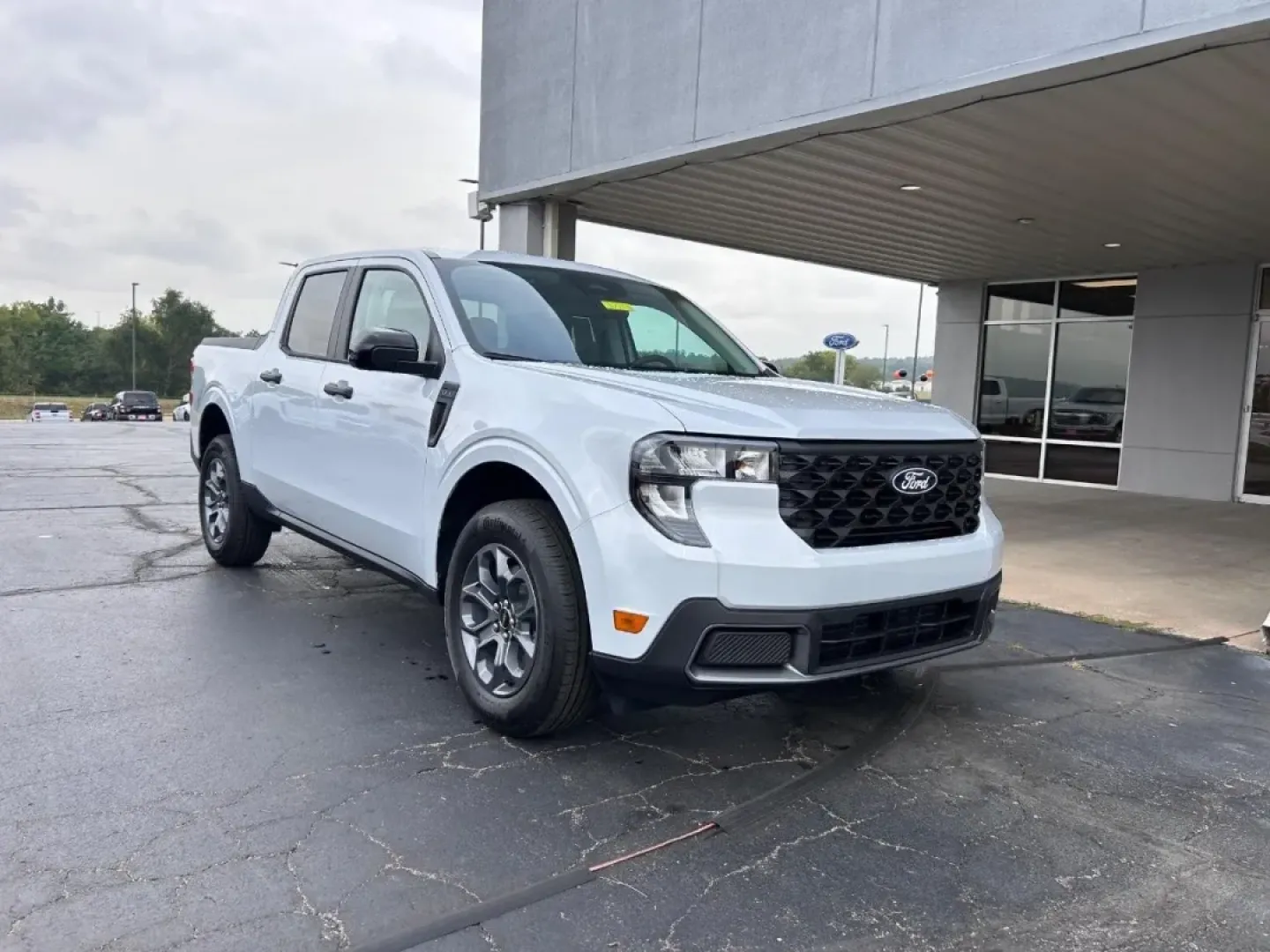 2025 /Navy Pier/Aspen Gray Cloth Ford Maverick XLT (3FTTW8H30SR) with an 2.5L Hybrid engine, Automatic transmission, located at 141 Commercial Dr, Fredericktown, MO, 63645, (573) 783-6432, 37.570087, -90.320648 - Are you ready to elevate your lifestyle with a versatile vehicle that meets all your needs? Look no further than the 2025 Ford Maverick XLT, now available at Pettus Ford Fredericktown! This stunning truck is perfect for both urban commuting and weekend adventures, offering a unique blend of efficien - Photo#0