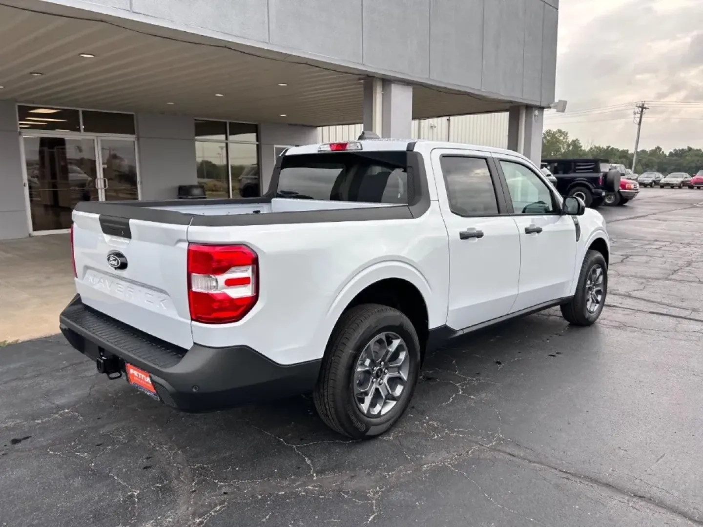 2025 /Navy Pier/Aspen Gray Cloth Ford Maverick XLT (3FTTW8H30SR) with an 2.5L Hybrid engine, Automatic transmission, located at 141 Commercial Dr, Fredericktown, MO, 63645, (573) 783-6432, 37.570087, -90.320648 - Are you ready to elevate your lifestyle with a versatile vehicle that meets all your needs? Look no further than the 2025 Ford Maverick XLT, now available at Pettus Ford Fredericktown! This stunning truck is perfect for both urban commuting and weekend adventures, offering a unique blend of efficien - Photo#2