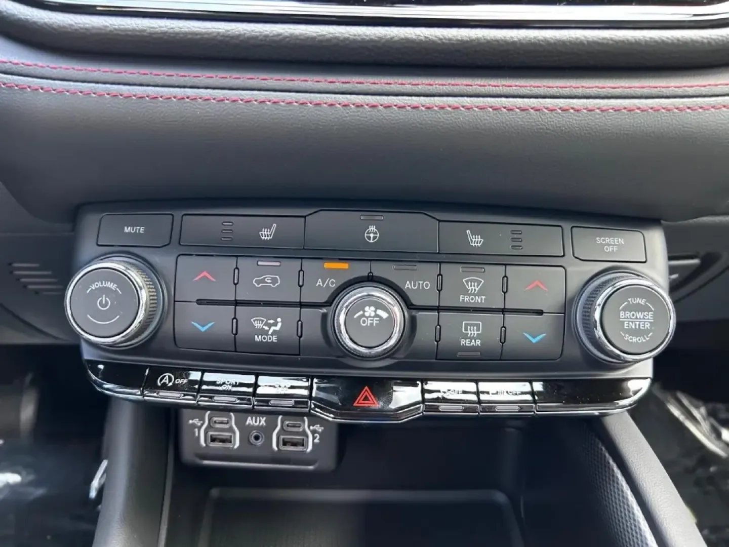 2026 /Black Cloth Dodge Durango GT (1C4RDJDG4TC) with an 3.6L V6 24V VVT UPG I engine, Automatic transmission, located at 970 Woodlawn Dr., Farmington, MO, 63640, (573) 431-7800, 37.825642, -90.468674 - **Adventure Awaits with the 2026 Dodge Durango: Perfect for Families and Weekend Warriors!**<br /> <br /> Are you ready to elevate your driving experience? The 2026 Dodge Durango, available at Pettus CDJR Farmington in Farmington, MO, is the ultimate combination of style, power, and versatility, mak - Photo#17