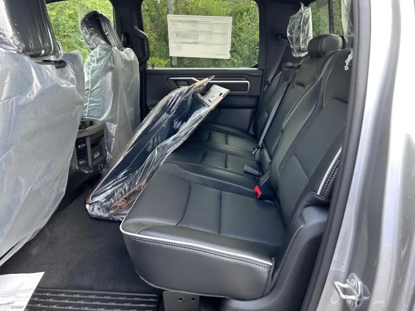 2026 /Black Leather Ram 1500 Laramie (1C6SRFJP1TN) with an 3.0L I6 Hurricane SO Twin Turbo ESS engine, Automatic transmission, located at 970 Woodlawn Dr., Farmington, MO, 63640, (573) 431-7800, 37.825642, -90.468674 - **Elevate Your Adventures with the 2026 Ram 1500 Laramie - Your Ideal Truck for Every Journey!**<br /> <br /> Are you ready to take your weekend getaways, daily commutes, or family outings to a whole new level? The 2026 Ram 1500 Laramie is the perfect companion for those who crave adventure without - Photo#8