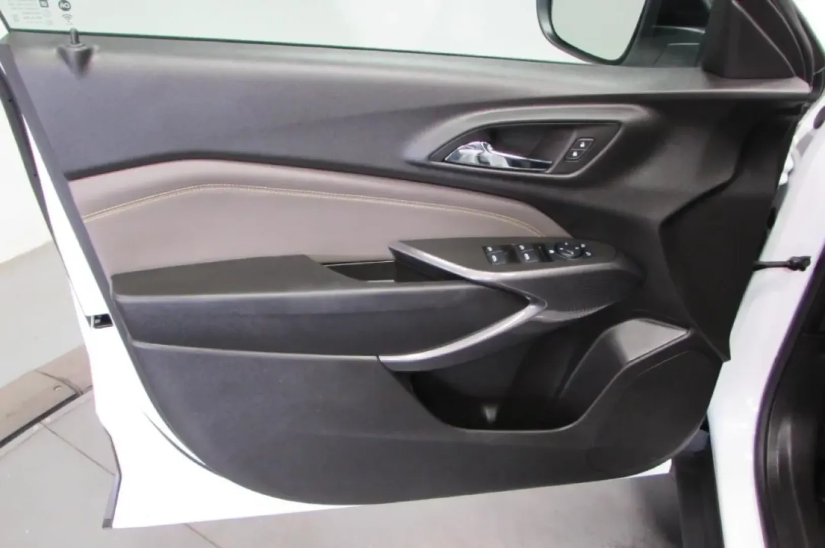 2025 /Jet Black With Artemis Accents Chevrolet Trax ACTIV (KL77LKEP0SC) with an Other engine, Automatic transmission, located at 12830 Highway 21, De Soto, MO, 63020, (636) 337-7777, 38.153099, -90.573624 - Are you ready to elevate your driving experience? Whether you're navigating the daily grind of long commutes or planning weekend adventures with friends and family, the 2025 Chevrolet Trax ACTIV is the versatile SUV you've been searching for. This stylish and compact sport utility vehicle boasts an - Photo#8