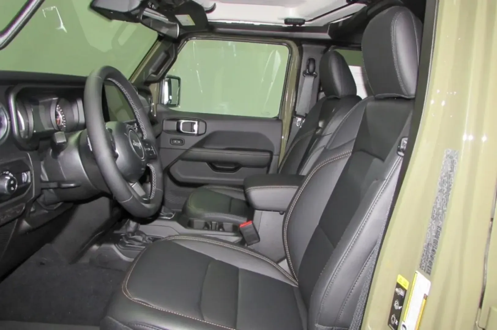 2025 /Black Jeep Gladiator (1C6PJTAG3SL) with an Other engine, Automatic transmission, located at 12830 Highway 21, De Soto, MO, 63020, (636) 337-7777, 38.153099, -90.573624 - **Elevate Your Adventures with a 2025 Jeep Gladiator!**<br /> <br /> If you're seeking a vehicle that enhances your outdoor lifestyle and weekend adventures, look no further than the 2025 Jeep Gladiator available now at Pettus CDJR DeSoto. This rugged and versatile truck is perfect for those who cra - Photo#11
