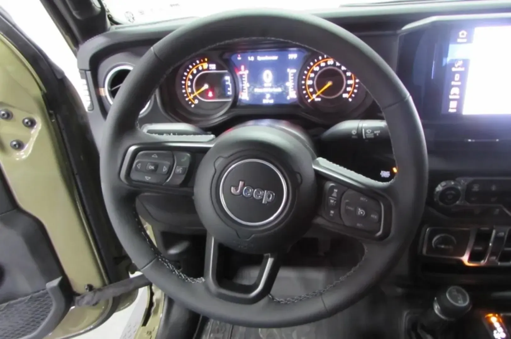 2025 /Black Jeep Gladiator (1C6PJTAG3SL) with an Other engine, Automatic transmission, located at 12830 Highway 21, De Soto, MO, 63020, (636) 337-7777, 38.153099, -90.573624 - **Elevate Your Adventures with a 2025 Jeep Gladiator!**<br /> <br /> If you're seeking a vehicle that enhances your outdoor lifestyle and weekend adventures, look no further than the 2025 Jeep Gladiator available now at Pettus CDJR DeSoto. This rugged and versatile truck is perfect for those who cra - Photo#13