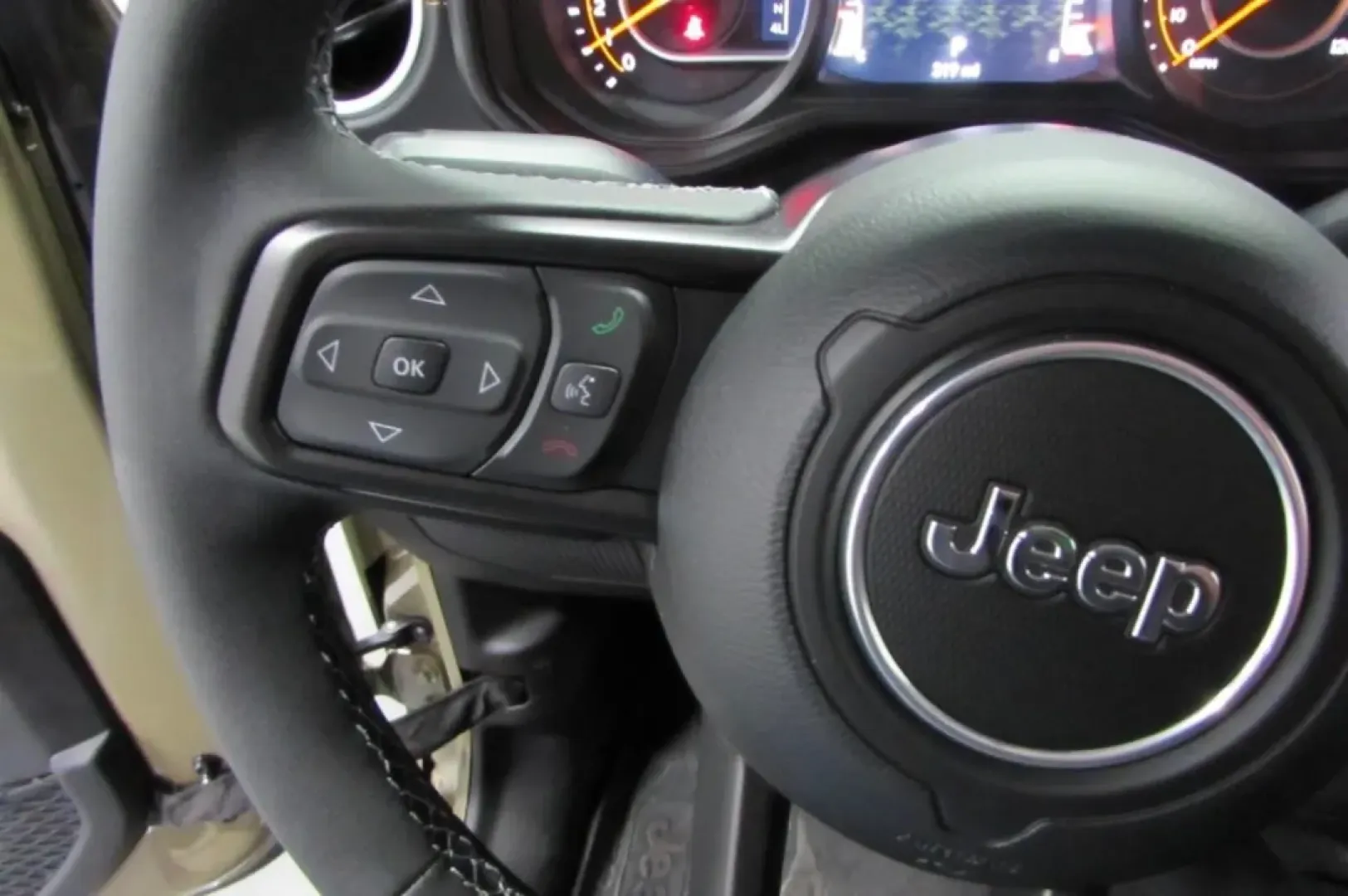 2025 /Black Jeep Gladiator (1C6PJTAG3SL) with an Other engine, Automatic transmission, located at 12830 Highway 21, De Soto, MO, 63020, (636) 337-7777, 38.153099, -90.573624 - **Elevate Your Adventures with a 2025 Jeep Gladiator!**<br /> <br /> If you're seeking a vehicle that enhances your outdoor lifestyle and weekend adventures, look no further than the 2025 Jeep Gladiator available now at Pettus CDJR DeSoto. This rugged and versatile truck is perfect for those who cra - Photo#14