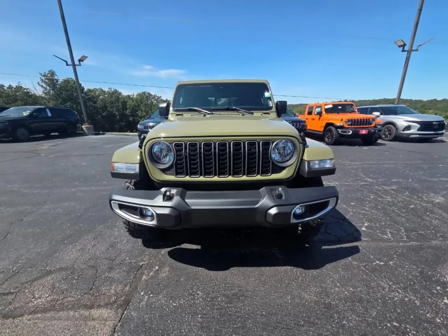 2025 /Black Jeep Gladiator (1C6PJTAG3SL) with an Other engine, Automatic transmission, located at 12830 Highway 21, De Soto, MO, 63020, (636) 337-7777, 38.153099, -90.573624 - **Elevate Your Adventures with a 2025 Jeep Gladiator!**<br /> <br /> If you're seeking a vehicle that enhances your outdoor lifestyle and weekend adventures, look no further than the 2025 Jeep Gladiator available now at Pettus CDJR DeSoto. This rugged and versatile truck is perfect for those who cra - Photo#27