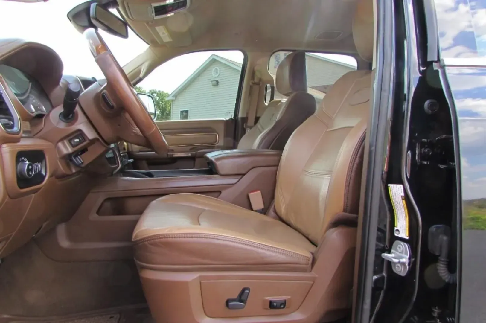 2022 /Lt Mountain Brown/Brown Ram 2500 Longhorn (3C6UR5GL9NG) with an Other engine, located at 12830 Highway 21, De Soto, MO, 63020, (636) 337-7777, 38.153099, -90.573624 - **Unleash Your Adventurous Spirit with the 2022 Ram 2500 Longhorn Crew Cab Perfect for Work and Play!**<br /> <br /> Are you ready to elevate your lifestyle? Whether you're hauling equipment for your job, embarking on a weekend camping trip, or tackling the daily commute with confidence, the 2022 R - Photo#14