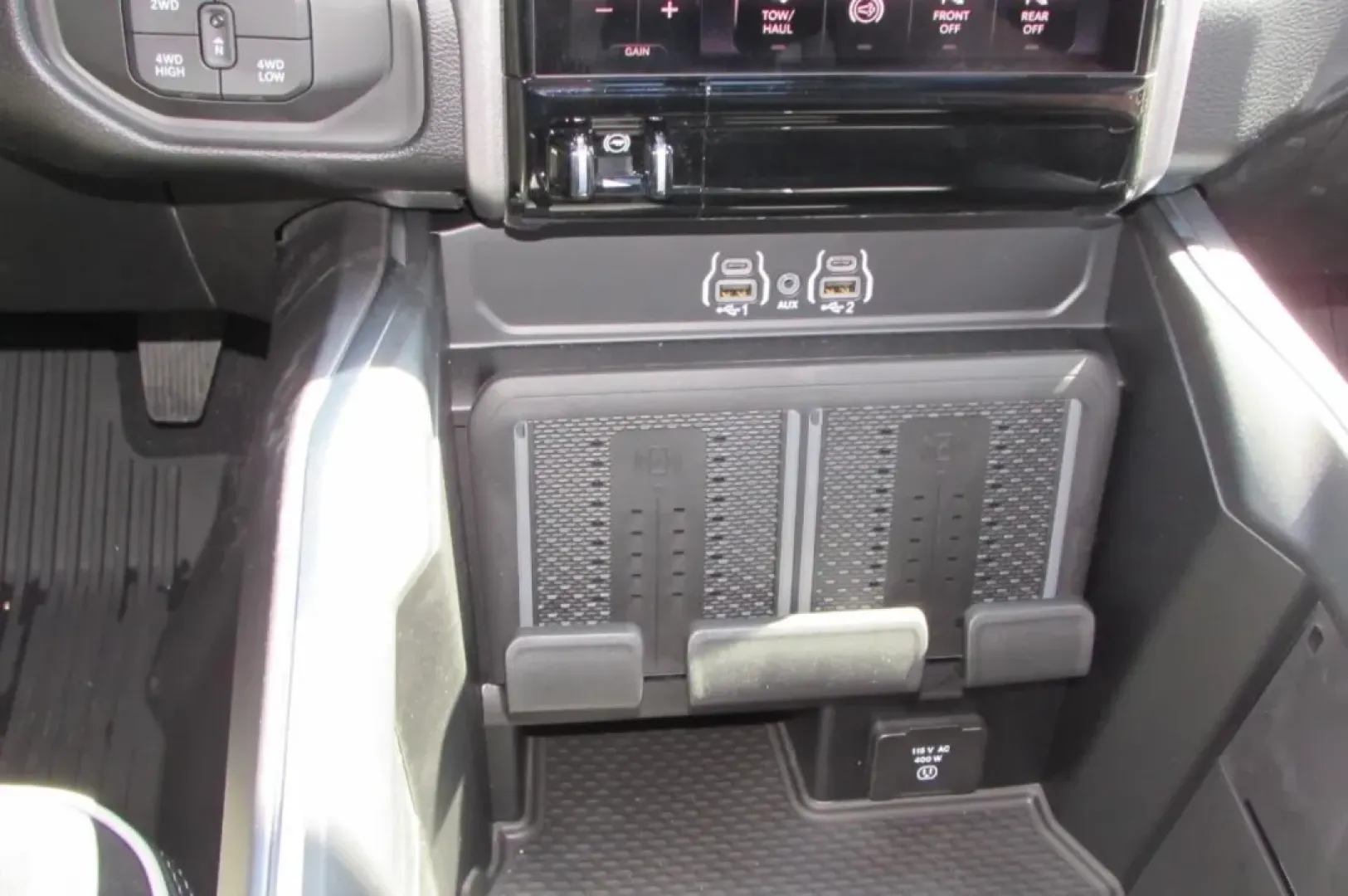 2026 /Black Ram 2500 Laramie (3C63R5FL9TG) with an Other engine, located at 12830 Highway 21, De Soto, MO, 63020, (636) 337-7777, 38.153099, -90.573624 - **Elevate Your Adventures with the 2026 Ram 2500 Laramie at Pettus CDJR DeSoto**<br /> <br /> Are you ready to embark on your next big adventure? The 2026 Ram 2500 Laramie, available at Pettus CDJR DeSoto, is the ultimate truck for those who crave power, capability, and style. Whether you're hauling - Photo#23