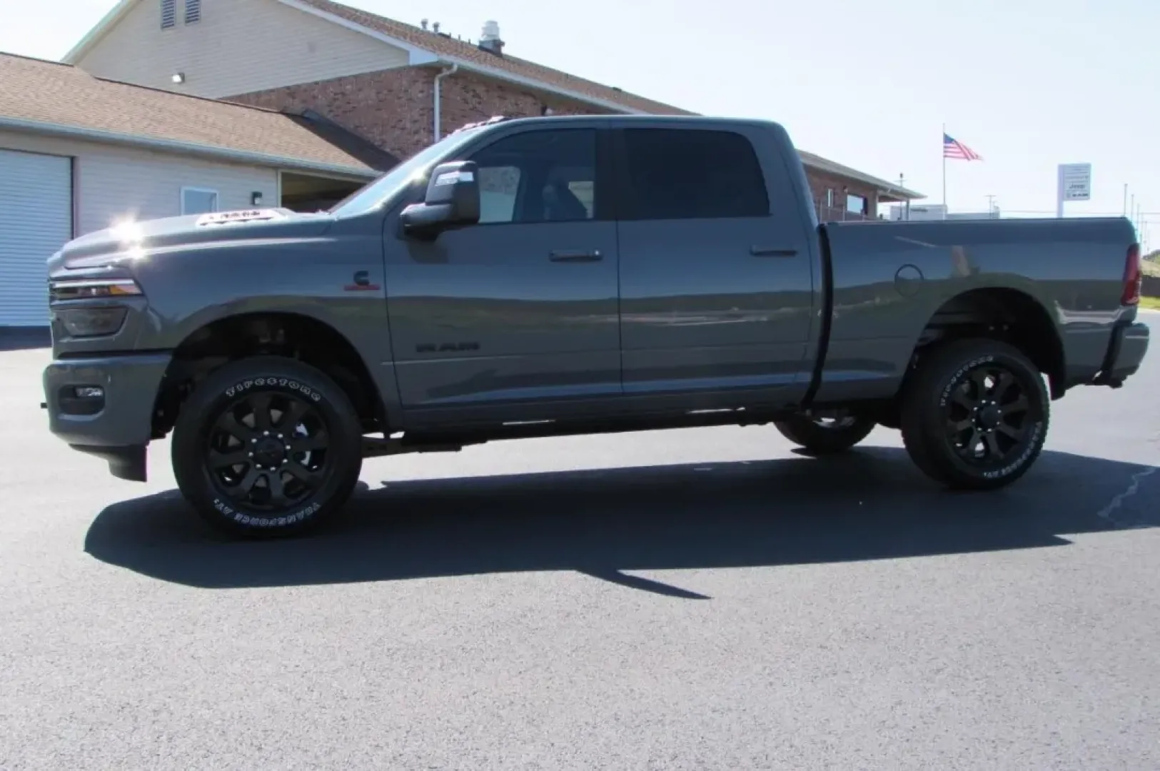 2026 /Black Ram 2500 Laramie (3C63R5FL9TG) with an Other engine, located at 12830 Highway 21, De Soto, MO, 63020, (636) 337-7777, 38.153099, -90.573624 - **Elevate Your Adventures with the 2026 Ram 2500 Laramie at Pettus CDJR DeSoto**<br /> <br /> Are you ready to embark on your next big adventure? The 2026 Ram 2500 Laramie, available at Pettus CDJR DeSoto, is the ultimate truck for those who crave power, capability, and style. Whether you're hauling - Photo#3