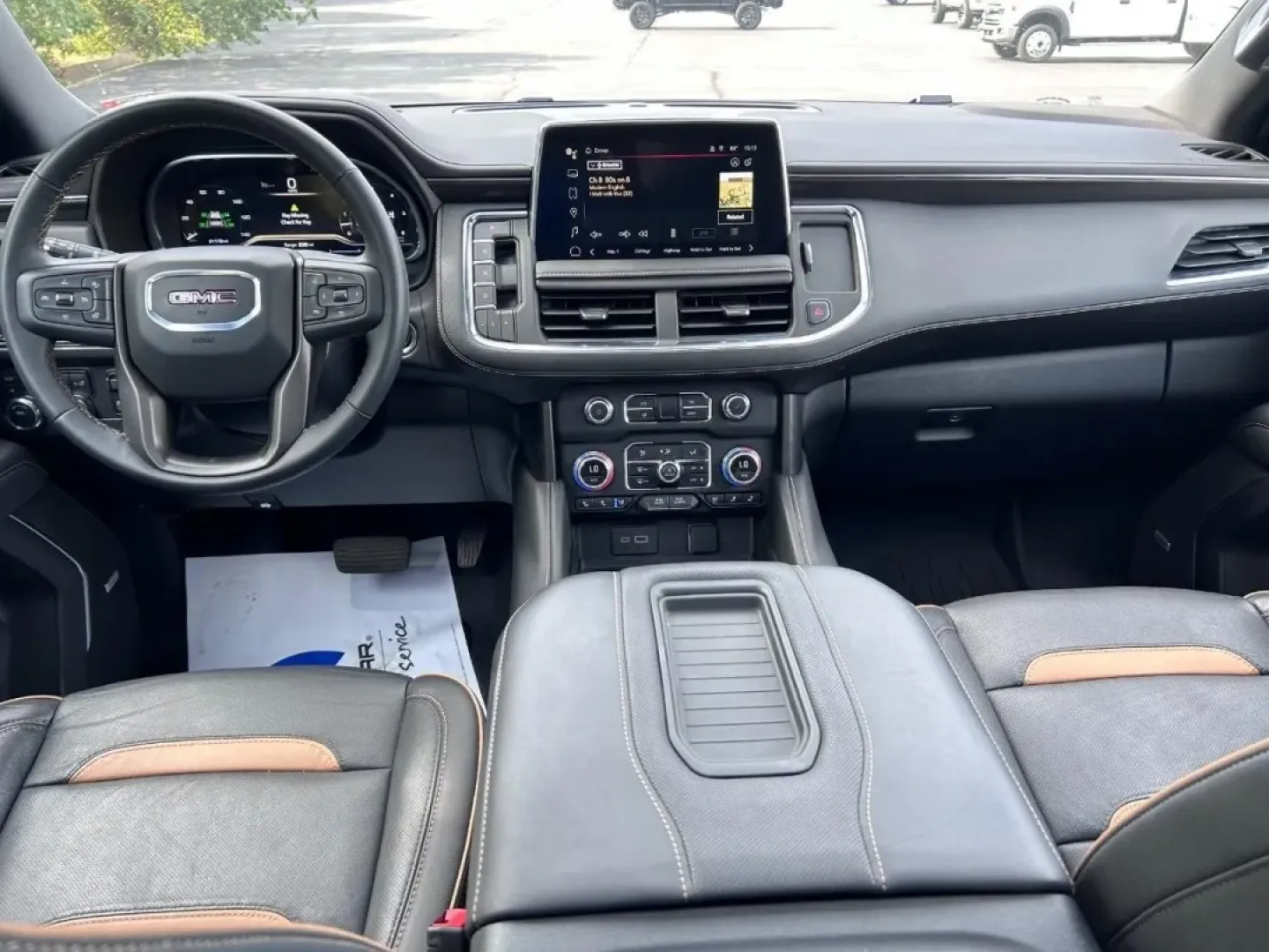 2024 /Jet Black Leather GMC Yukon AT4 (1GKS2CKDXRR) with an 5.3L EcoTec3 V8 engine, Automatic transmission, located at 970 Woodlawn Dr., Farmington, MO, 63640, (573) 431-7800, 37.825642, -90.468674 - **Adventure Awaits with the 2024 GMC Yukon AT4 Perfect for the Family or Weekend Explorer!**<br /> <br /> If you're seeking a vehicle that combines exceptional capability with luxurious comfort, look no further than the stunning 2024 GMC Yukon AT4. This versatile SUV is designed for families who lo - Photo#13