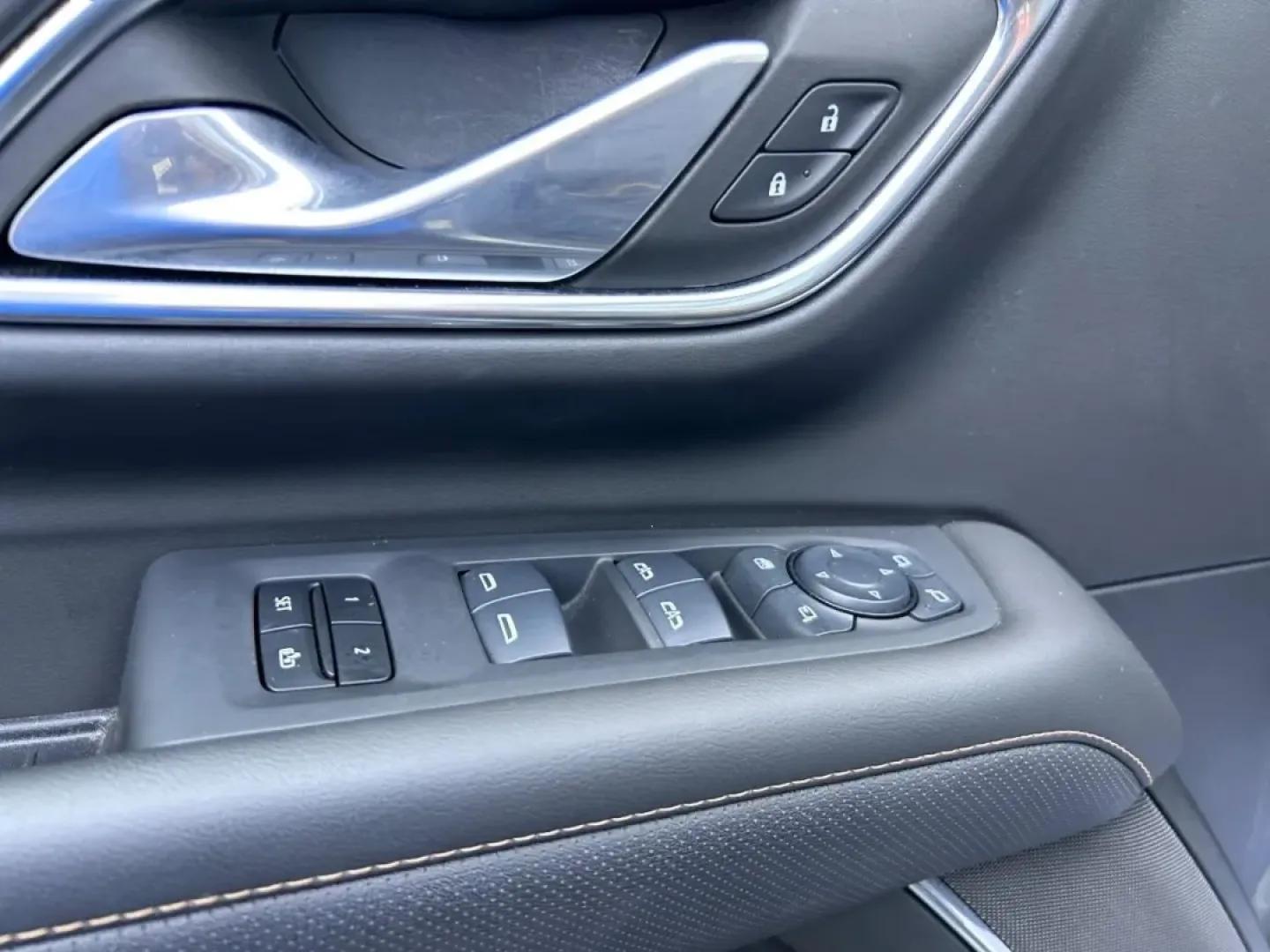 2024 /Jet Black Leather GMC Yukon AT4 (1GKS2CKDXRR) with an 5.3L EcoTec3 V8 engine, Automatic transmission, located at 970 Woodlawn Dr., Farmington, MO, 63640, (573) 431-7800, 37.825642, -90.468674 - **Adventure Awaits with the 2024 GMC Yukon AT4 Perfect for the Family or Weekend Explorer!**<br /> <br /> If you're seeking a vehicle that combines exceptional capability with luxurious comfort, look no further than the stunning 2024 GMC Yukon AT4. This versatile SUV is designed for families who lo - Photo#21
