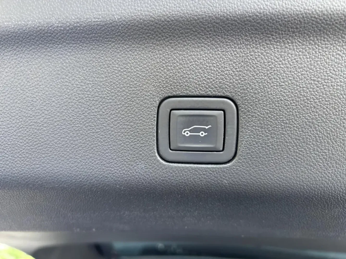 2024 /Jet Black Leather GMC Yukon AT4 (1GKS2CKDXRR) with an 5.3L EcoTec3 V8 engine, Automatic transmission, located at 970 Woodlawn Dr., Farmington, MO, 63640, (573) 431-7800, 37.825642, -90.468674 - **Adventure Awaits with the 2024 GMC Yukon AT4 Perfect for the Family or Weekend Explorer!**<br /> <br /> If you're seeking a vehicle that combines exceptional capability with luxurious comfort, look no further than the stunning 2024 GMC Yukon AT4. This versatile SUV is designed for families who lo - Photo#5