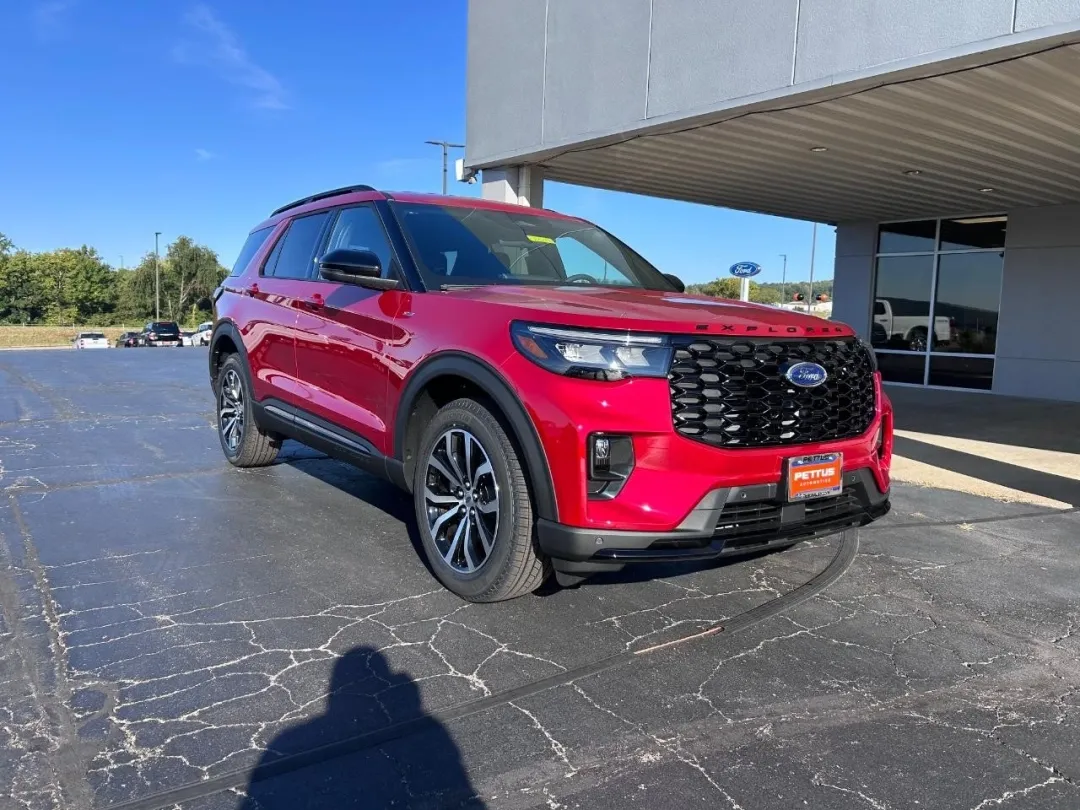 2025 Ford Explorer ST-Line