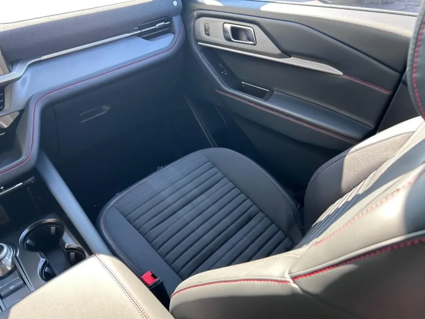 2025 /Onyx Leather Ford Explorer ST-Line (1FMUK8KH8SG) with an 2.3L EcoBoost I-4 engine, Automatic transmission, located at 141 Commercial Dr, Fredericktown, MO, 63645, (573) 783-6432, 37.570087, -90.320648 - Embark on your next adventure with the perfect blend of style, performance, and versatility that the 2025 Ford Explorer ST-Line offers. Ideal for families, weekend warriors, or anyone who enjoys the open road, this SUV is designed to take on life's challenges with ease. Whether you're driving the ki - Photo#18
