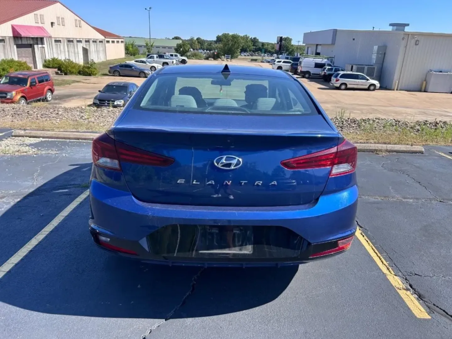 2019 Hyundai Elantra SEL (5NPD84LF2KH) with an 2.0L engine, located at 970 Woodlawn Dr., Farmington, MO, 63640, (573) 431-7800, 37.825642, -90.468674 - Discover the perfect vehicle for your daily adventures with this exceptional 2019 Hyundai Elantra, now available at Pettus CDJR Farmington. Whether you're commuting to work, running errands around town, or planning a weekend getaway, this four-door sedan is the ideal blend of efficiency, style, and - Photo#4
