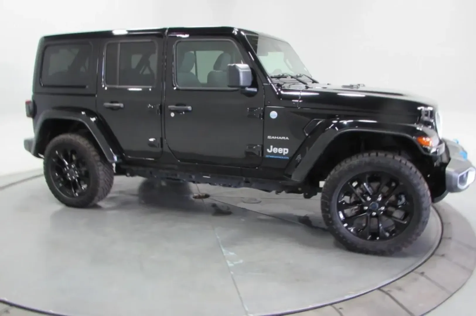 2024 /Black Jeep Wrangler Sahara 4xe (1C4RJXP68RW) with an Other engine, Automatic transmission, located at 12830 Highway 21, De Soto, MO, 63020, (636) 337-7777, 38.153099, -90.573624 - **Adventure Awaits with the 2024 Jeep Wrangler Sahara at Pettus CDJR DeSoto!**<br /> <br /> Whether you're navigating the bustling streets of De Soto, MO, or embarking on a weekend escapade to the picturesque Ozarks, the 2024 Jeep Wrangler Sahara is your perfect companion. Designed for those who cra - Photo#3