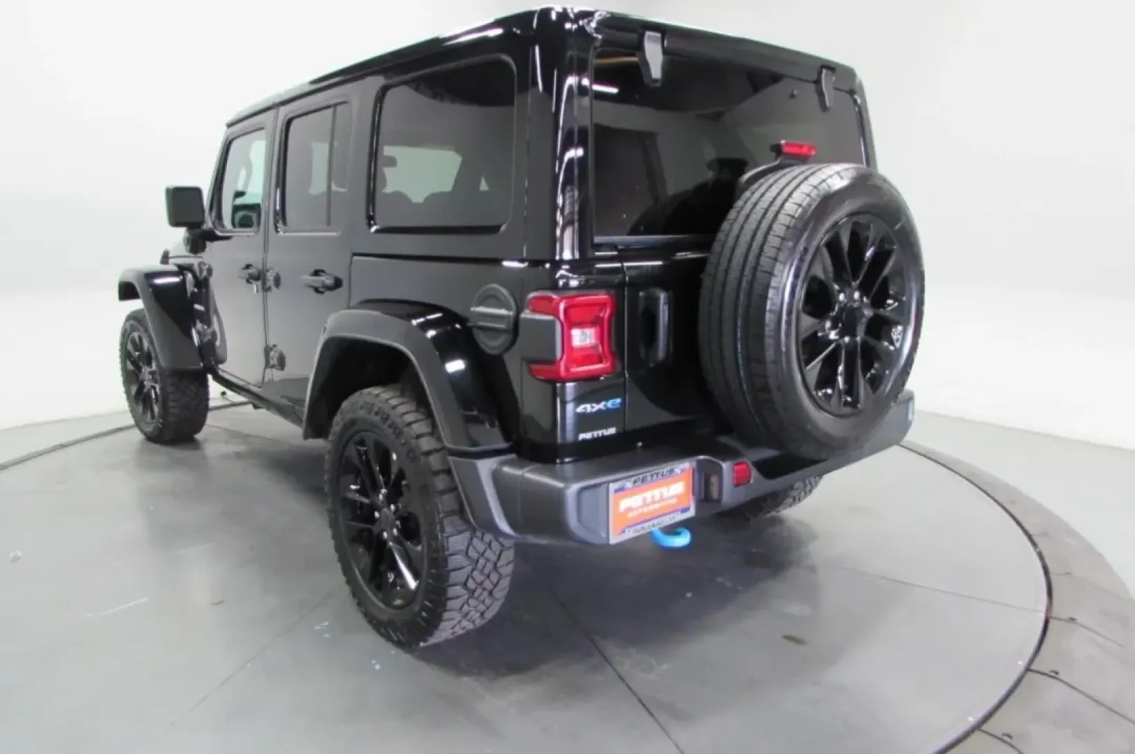 2024 /Black Jeep Wrangler Sahara 4xe (1C4RJXP68RW) with an Other engine, Automatic transmission, located at 12830 Highway 21, De Soto, MO, 63020, (636) 337-7777, 38.153099, -90.573624 - **Adventure Awaits with the 2024 Jeep Wrangler Sahara at Pettus CDJR DeSoto!**<br /> <br /> Whether you're navigating the bustling streets of De Soto, MO, or embarking on a weekend escapade to the picturesque Ozarks, the 2024 Jeep Wrangler Sahara is your perfect companion. Designed for those who cra - Photo#5