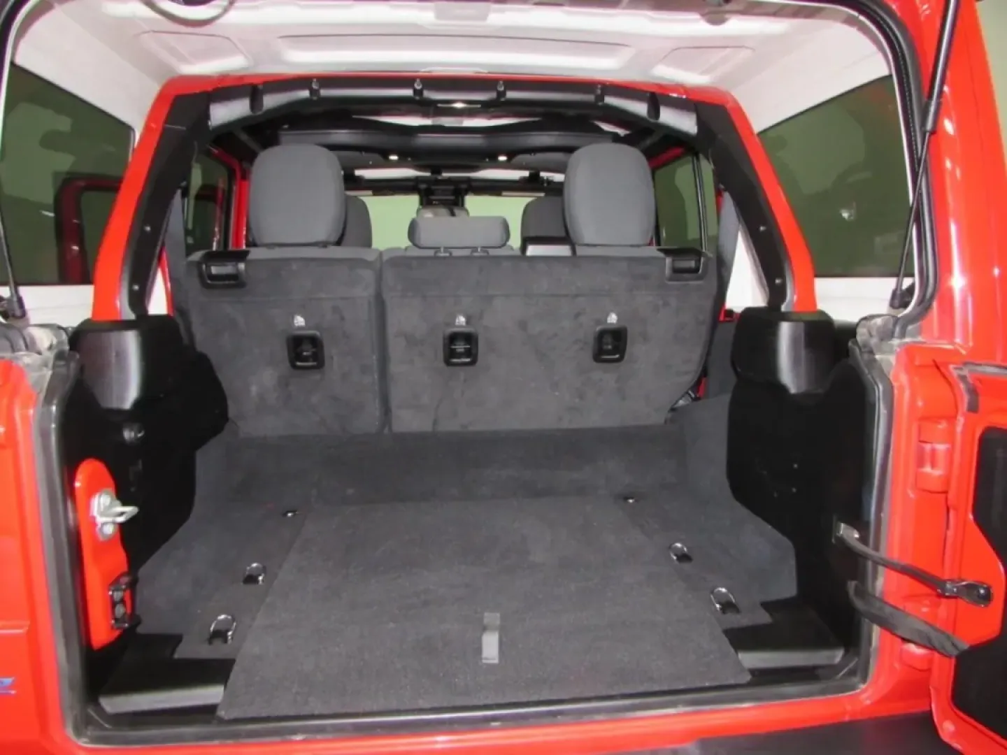 2024 /Black Jeep Wrangler Sahara 4xe (1C4RJXP6XRW) with an Other engine, Automatic transmission, located at 12830 Highway 21, De Soto, MO, 63020, (636) 337-7777, 38.153099, -90.573624 - **Unleash Adventure with the 2024 Jeep Wrangler Sahara: Your Ideal Weekend Companion!**<br /> <br /> Are you ready to take your weekend adventures to the next level? The 2024 Jeep Wrangler Sahara is the perfect vehicle for anyone who craves outdoor exploration while maintaining a touch of comfort an - Photo#26